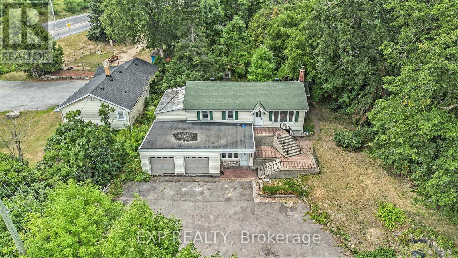 3854 Prince Of Wales Drive, Ottawa, Ontario  K2C 3H2 - Photo 36 - X12333754