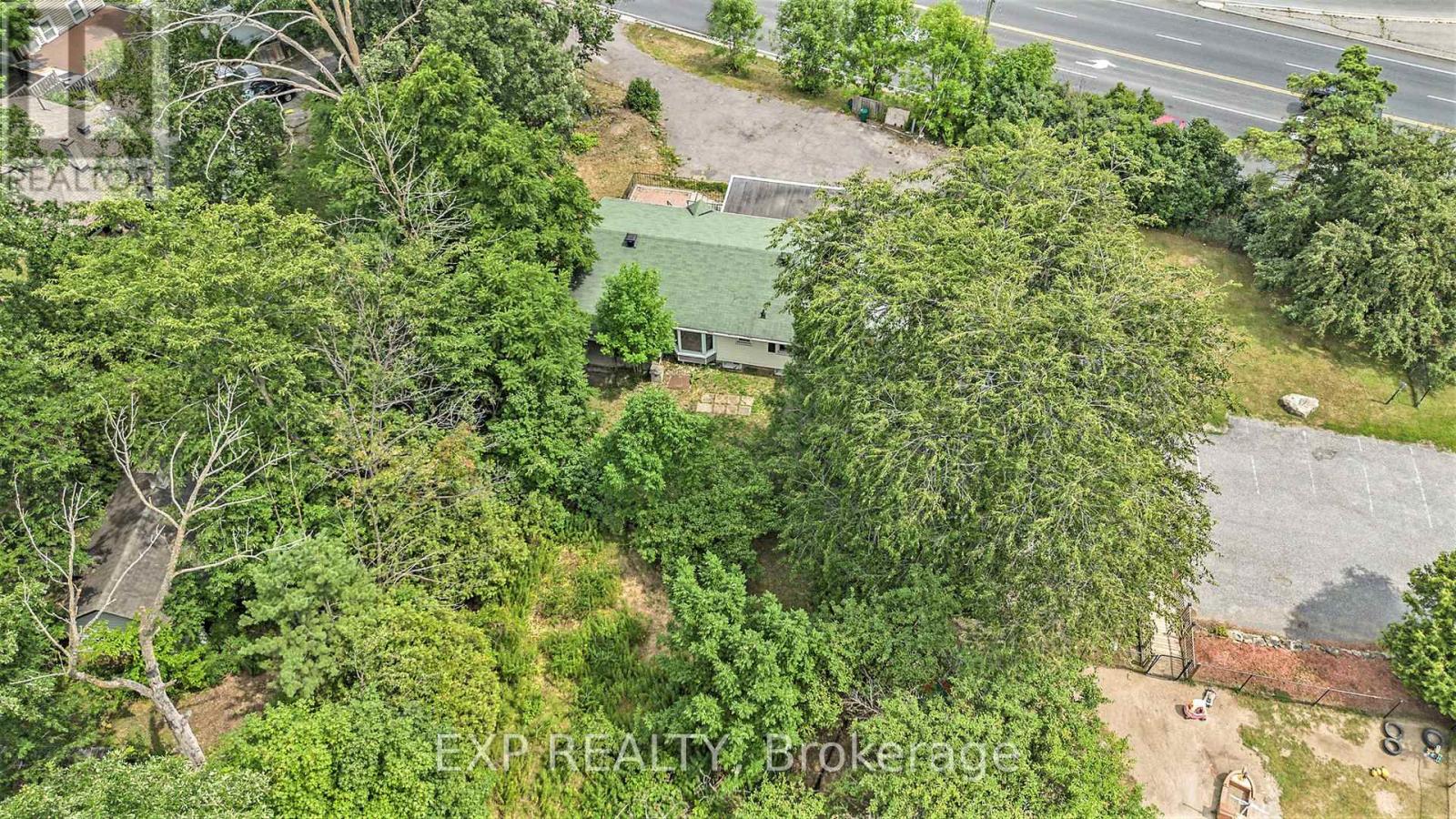 3854 Prince Of Wales Drive, Ottawa, Ontario  K2C 3H2 - Photo 38 - X12333754