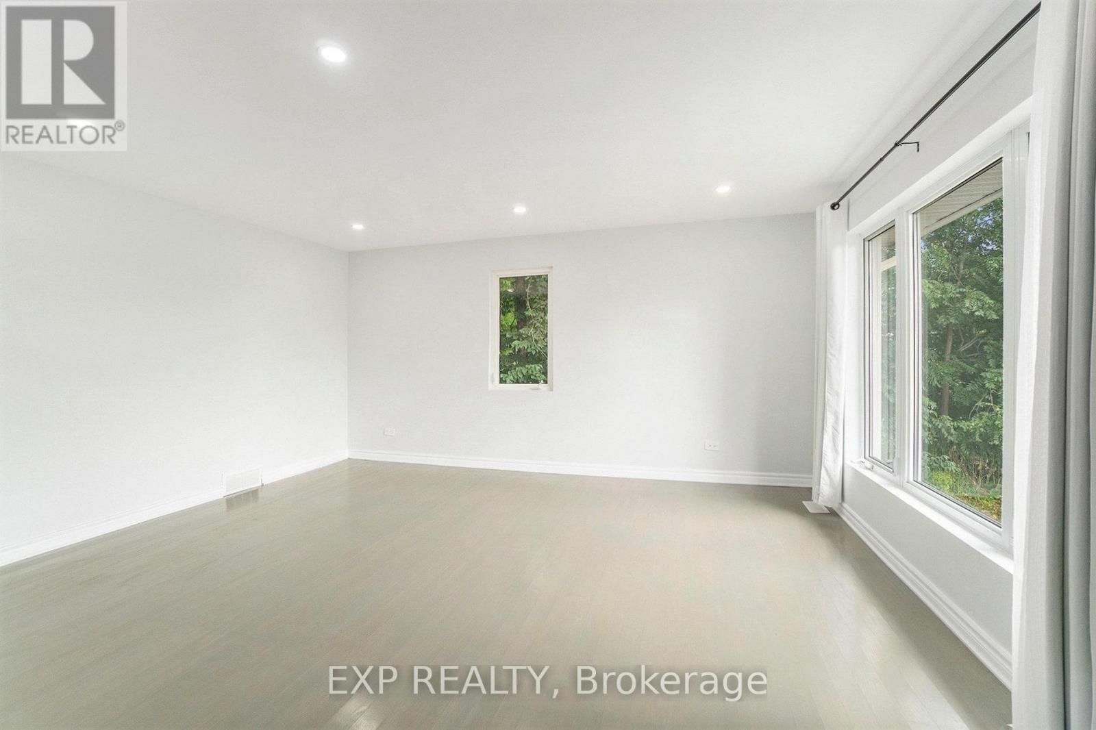 3854 Prince Of Wales Drive, Ottawa, Ontario  K2C 3H2 - Photo 6 - X12333754