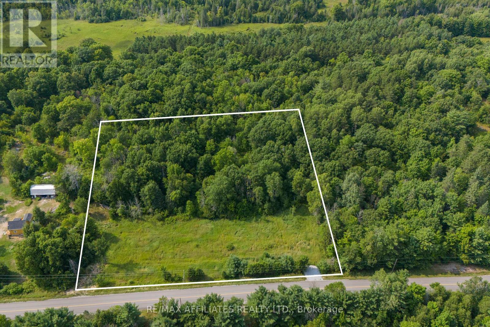 752 Bennett Lake Road, Tay Valley, Ontario  K0G 1A0 - Photo 11 - X12333778