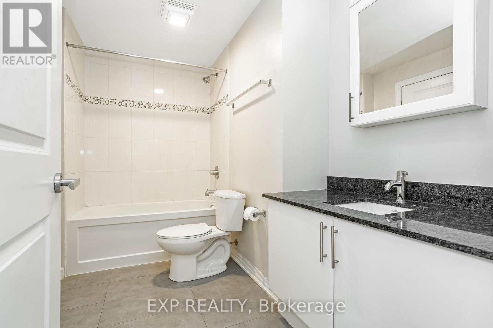 2606 - 242 Rideau Street, Ottawa, Ontario  K1N 0B7 - Photo 13 - X12333801