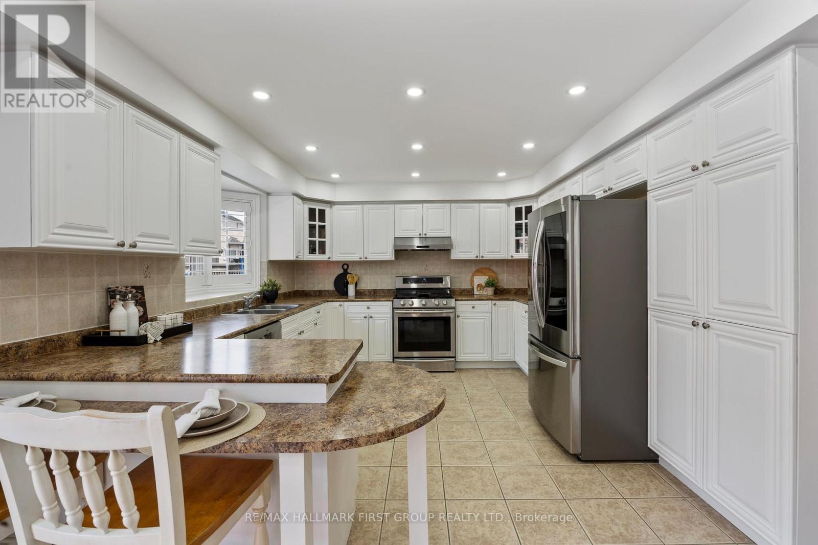 19 Ballgrove Crescent, Ajax (Northwest Ajax), Ontario  L1T 4Z3 - Photo 16 - E12333693