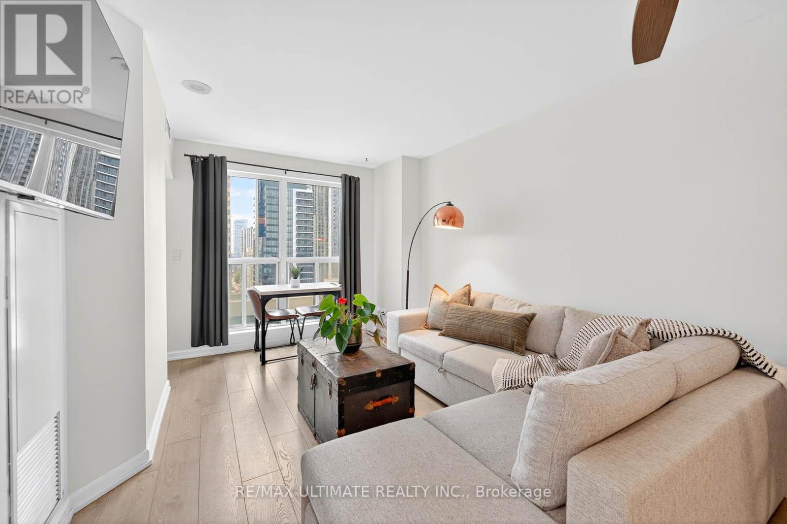 2113 - 8 Park Road, Toronto, Ontario  M4W 3S5 - Photo 6 - C12333410