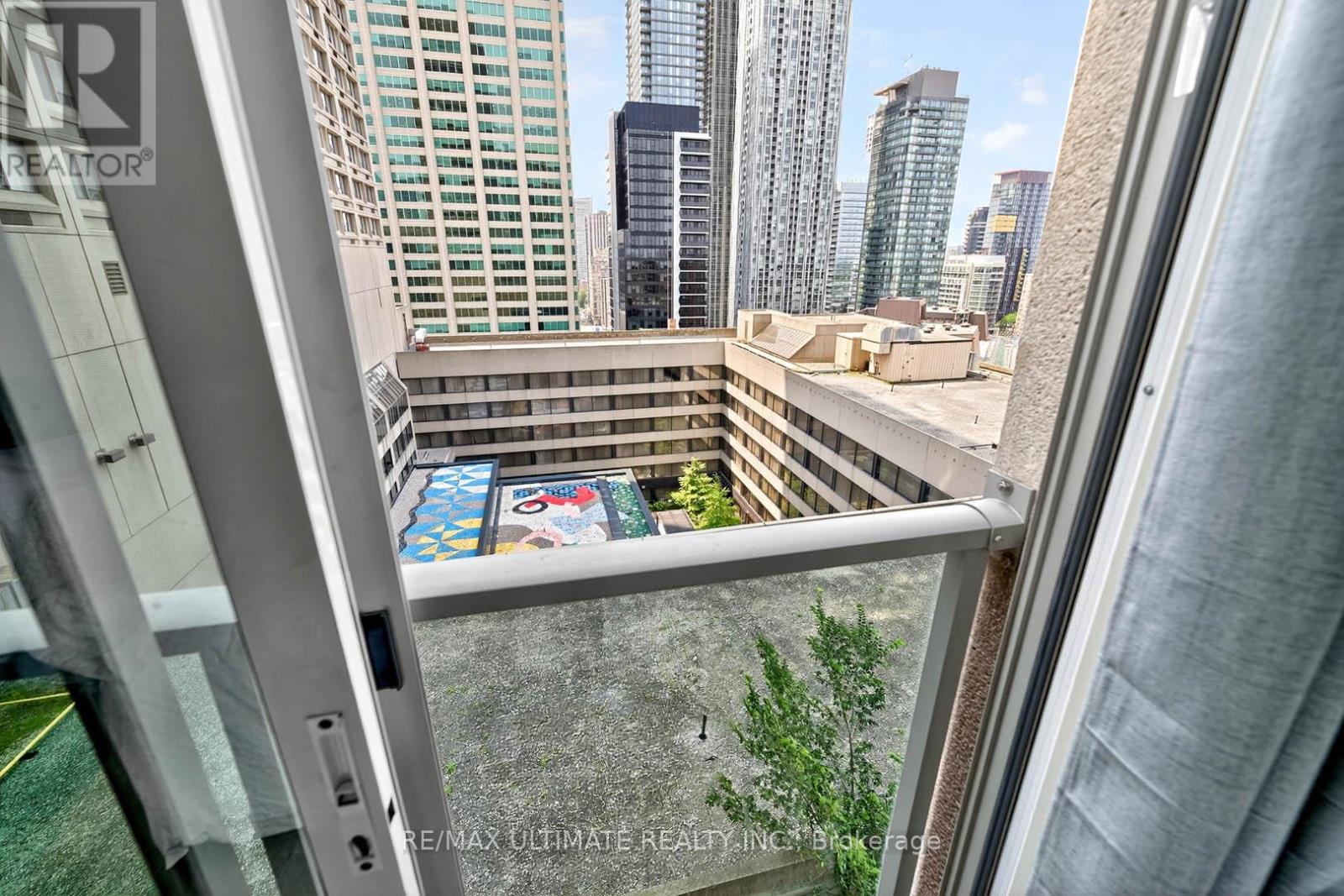2113 - 8 Park Road, Toronto, Ontario  M4W 3S5 - Photo 21 - C12333410