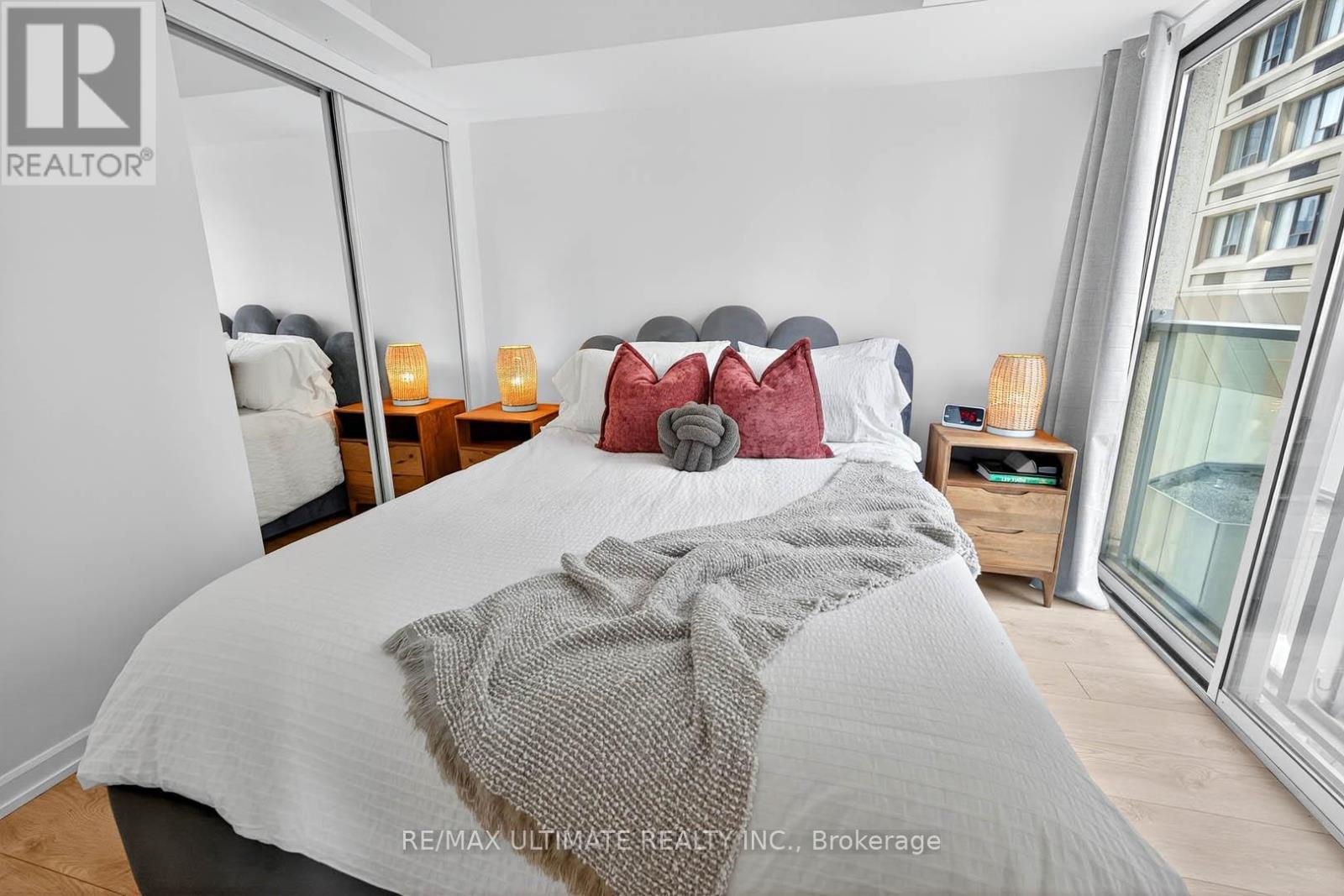 2113 - 8 Park Road, Toronto, Ontario  M4W 3S5 - Photo 18 - C12333410