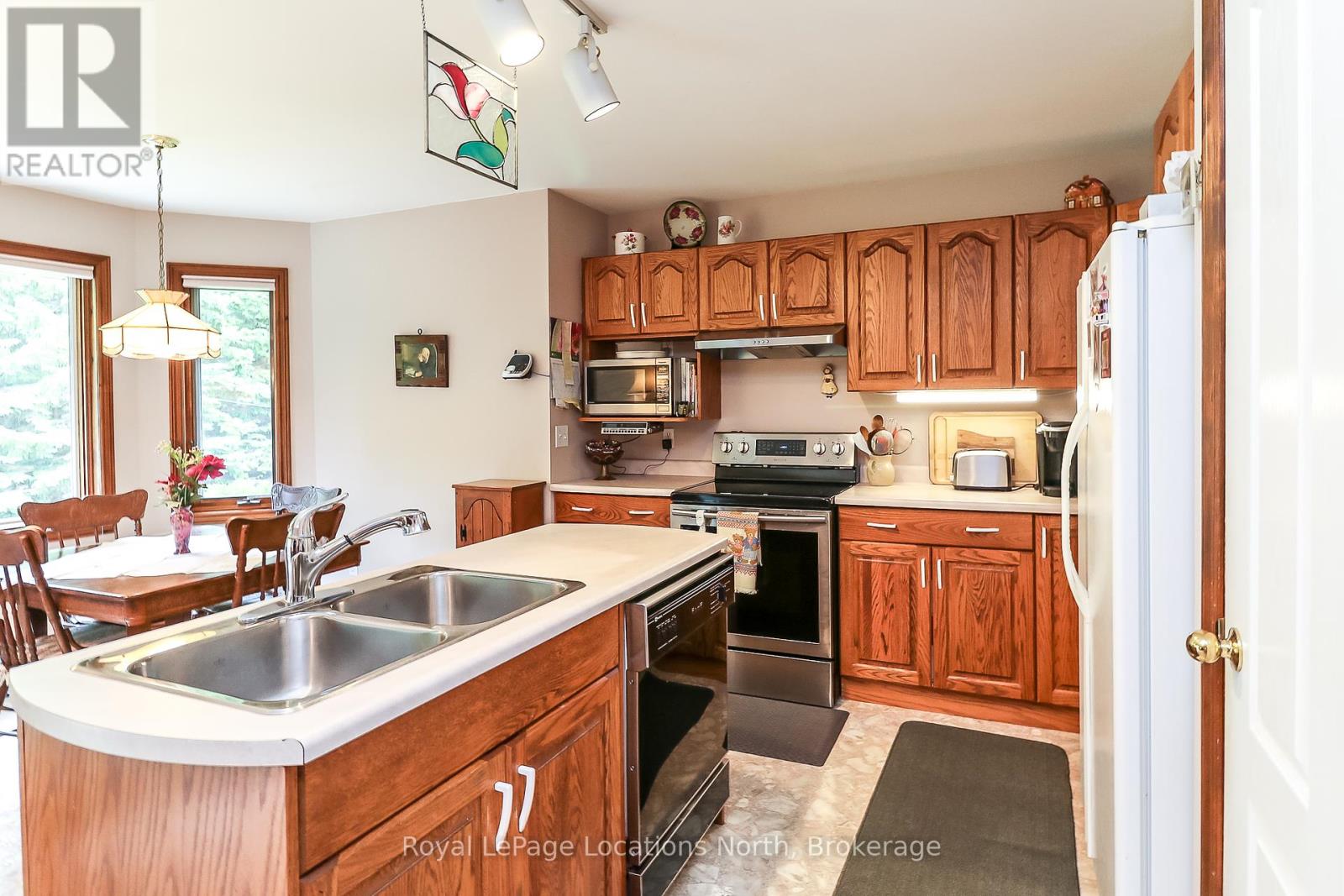 3 Kelley Crescent, Wasaga Beach, Ontario  L9Z 1J4 - Photo 12 - S12333794