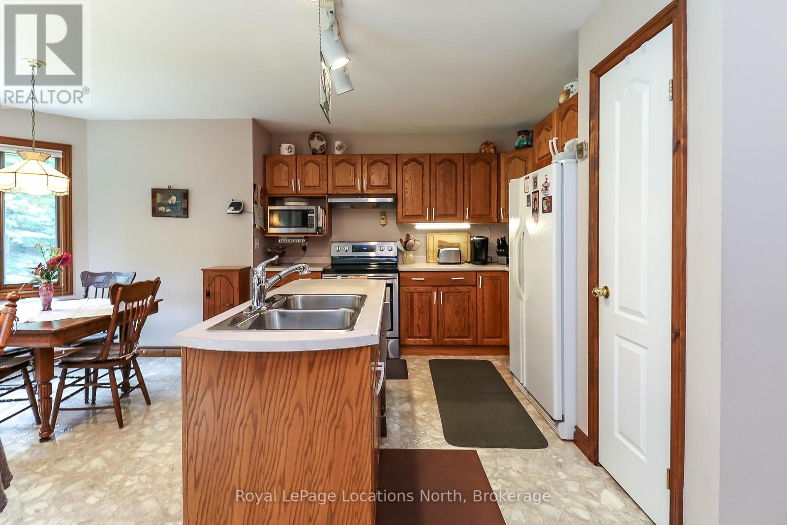 3 Kelley Crescent, Wasaga Beach, Ontario  L9Z 1J4 - Photo 13 - S12333794