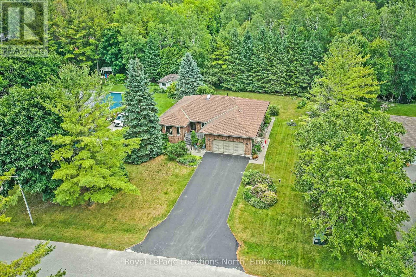 3 Kelley Crescent, Wasaga Beach, Ontario  L9Z 1J4 - Photo 2 - S12333794