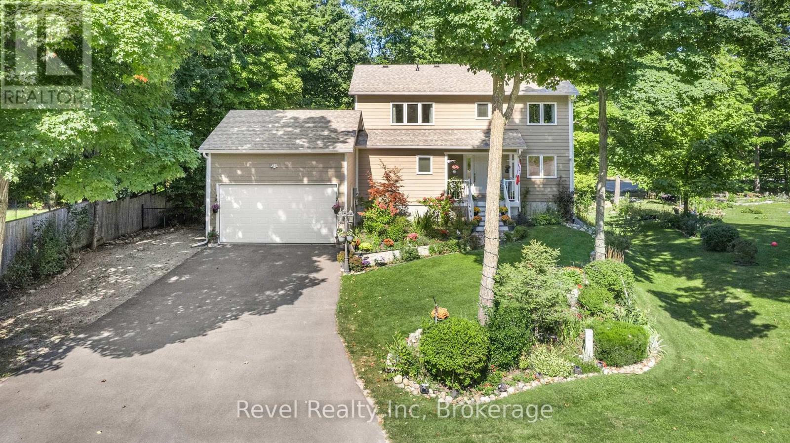 10 MUSQUAKE COURT, Tiny, Ontario