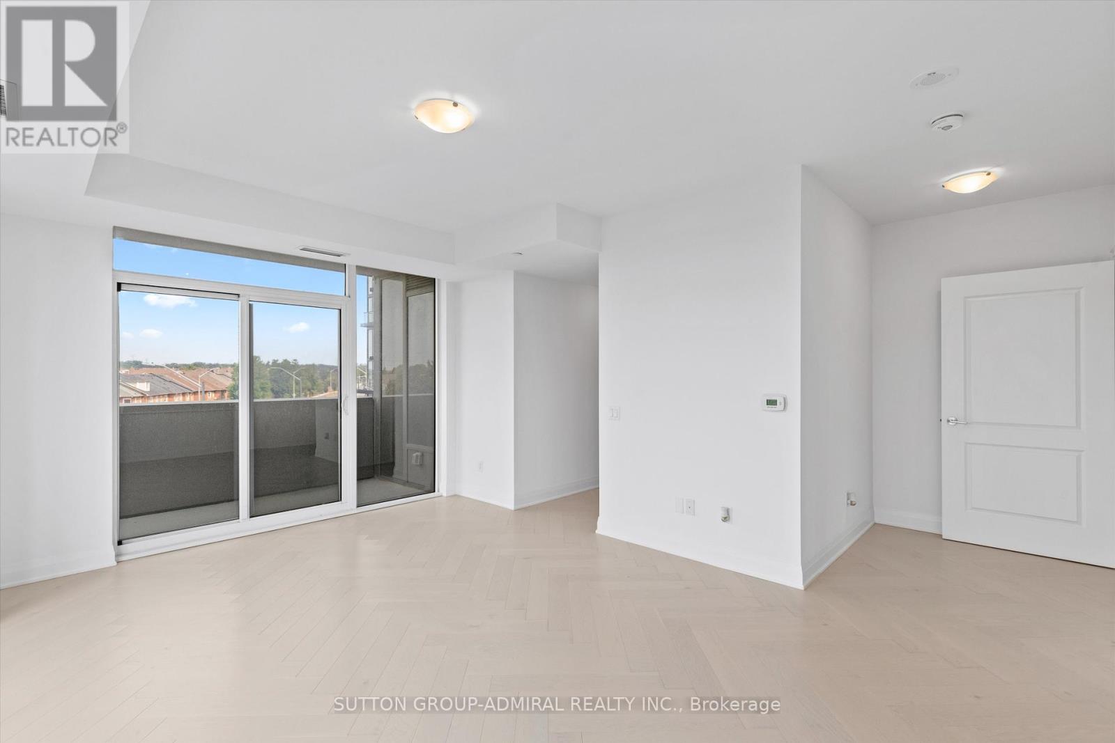 305 - 10 Gatineau Drive, Vaughan, Ontario  L4J 0L3 - Photo 11 - N12333702