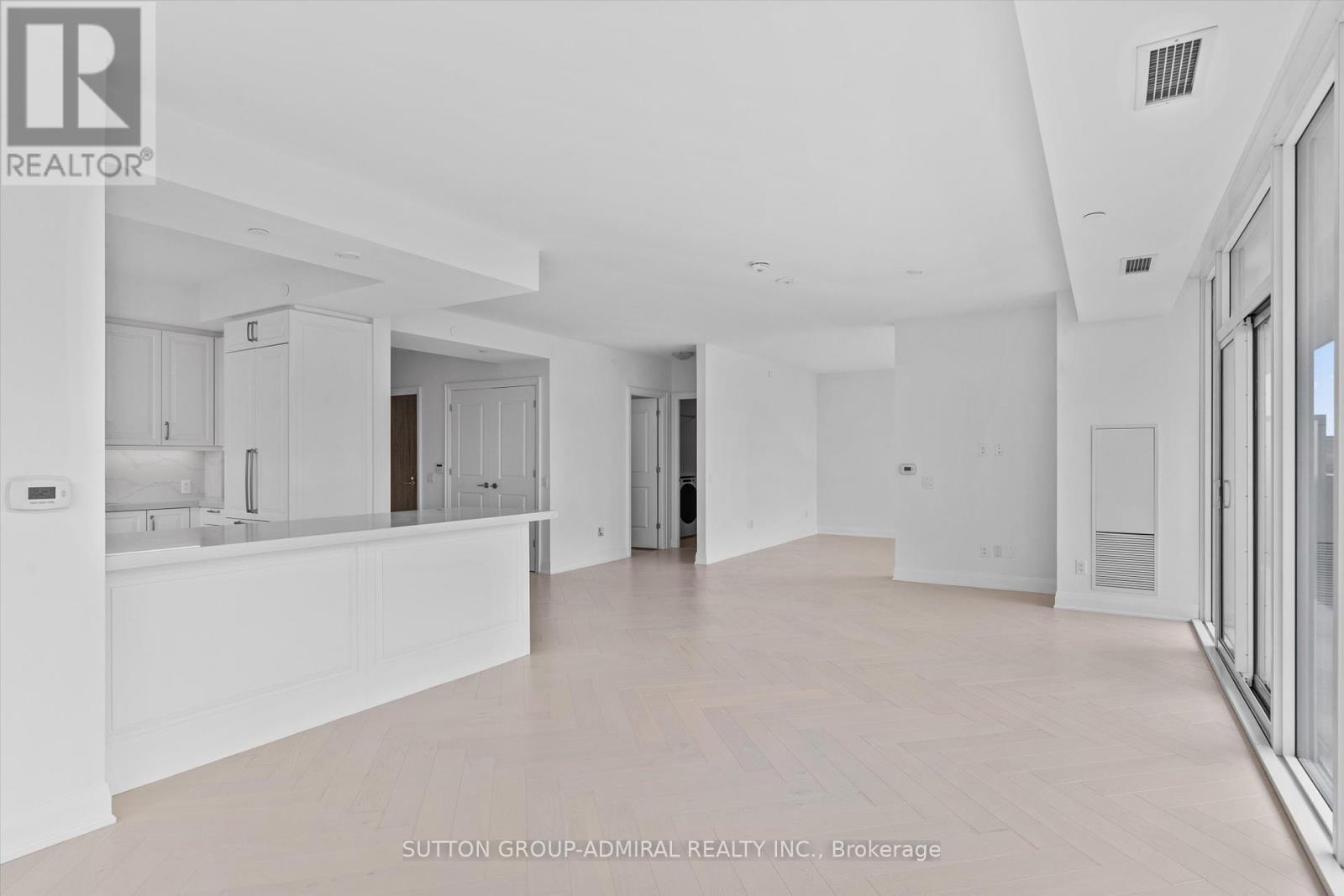 305 - 10 Gatineau Drive, Vaughan, Ontario  L4J 0L3 - Photo 6 - N12333702