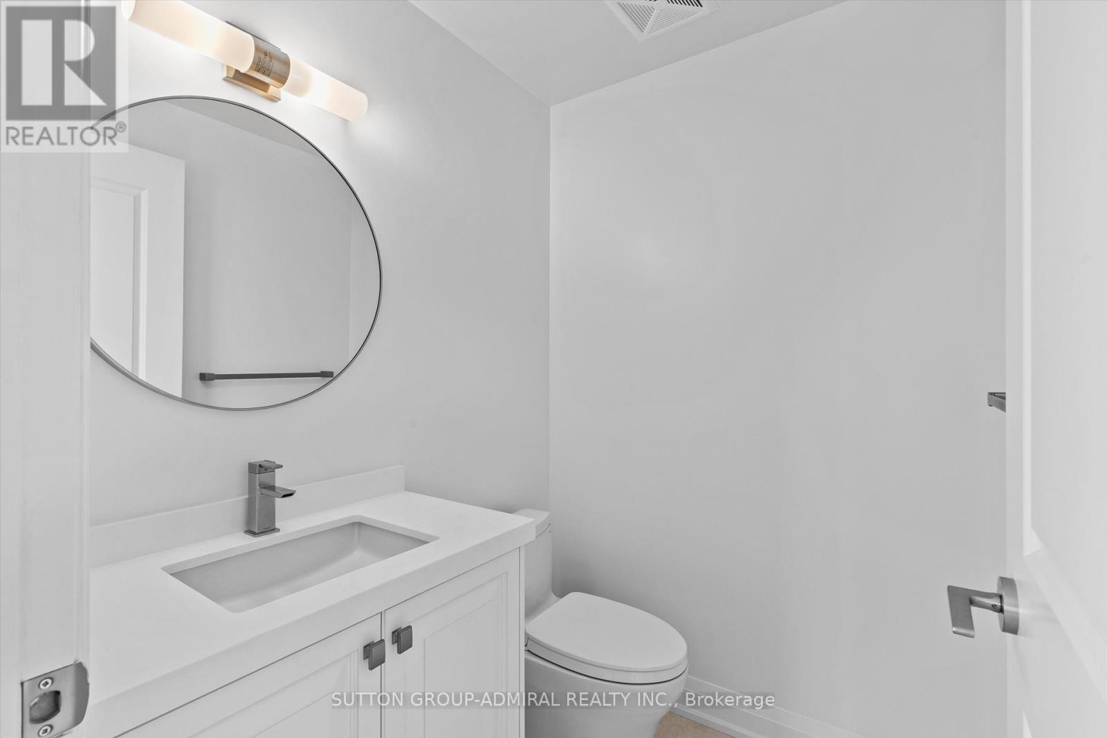 305 - 10 Gatineau Drive, Vaughan, Ontario  L4J 0L3 - Photo 9 - N12333702