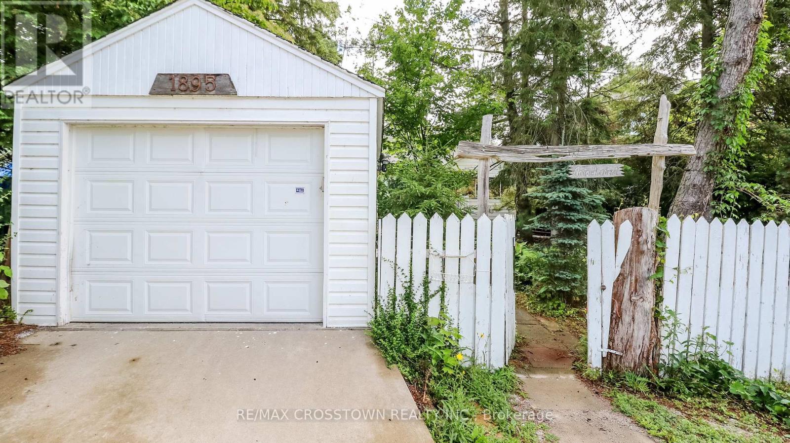 1895 Simcoe Boulevard, Innisfil, Ontario  L9S 4N3 - Photo 9 - N12333720