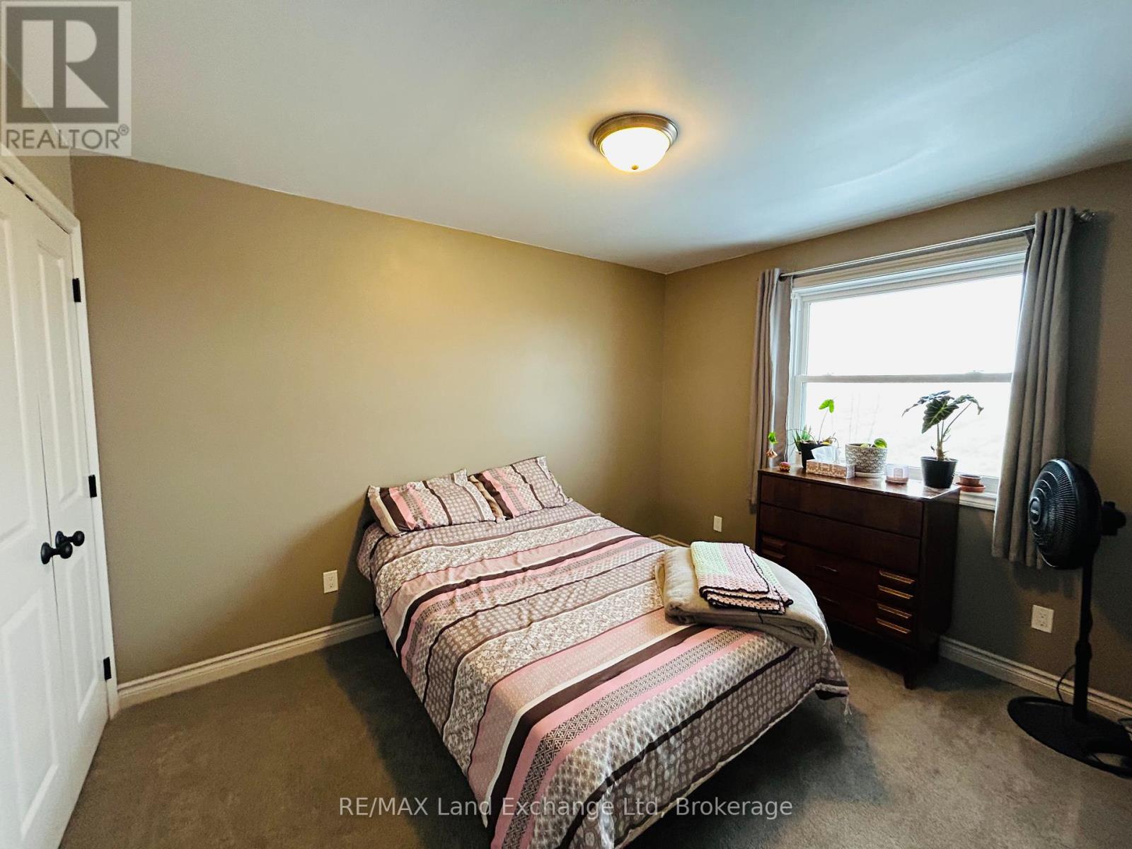660 Gloria Street, North Huron, Ontario  N0G 2W0 - Photo 14 - X12333792