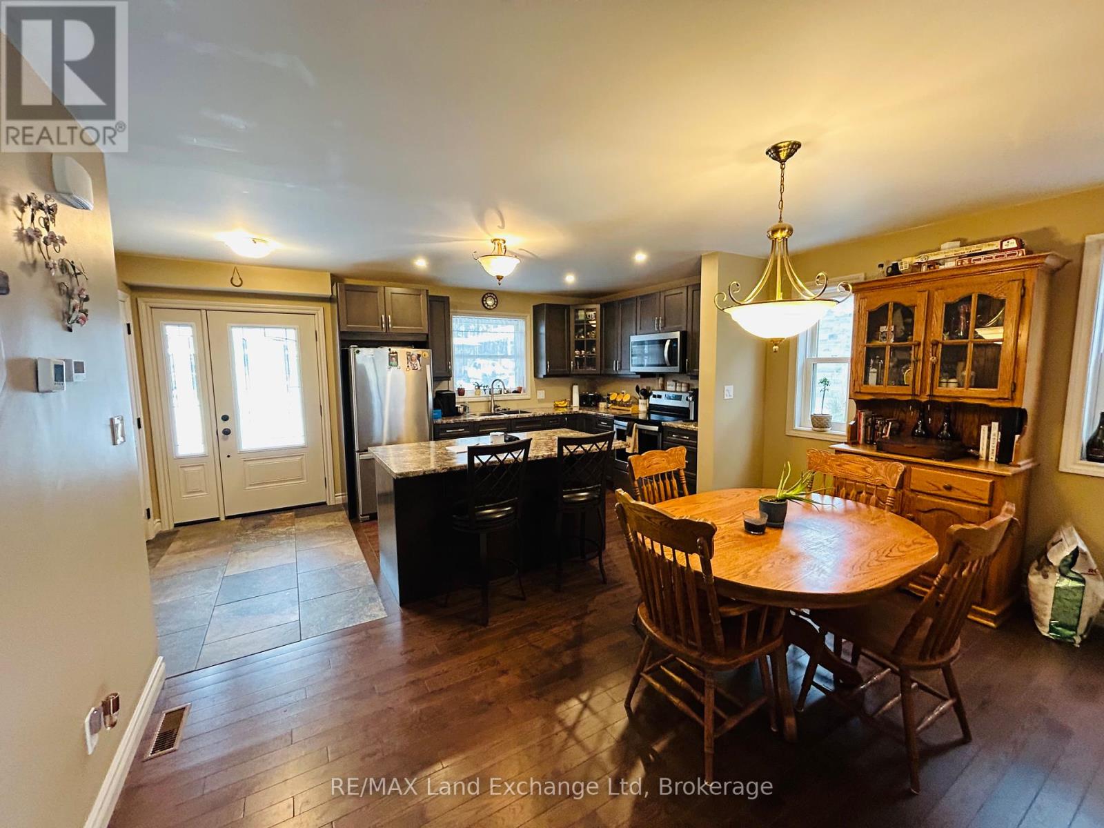 660 Gloria Street, North Huron, Ontario  N0G 2W0 - Photo 2 - X12333792
