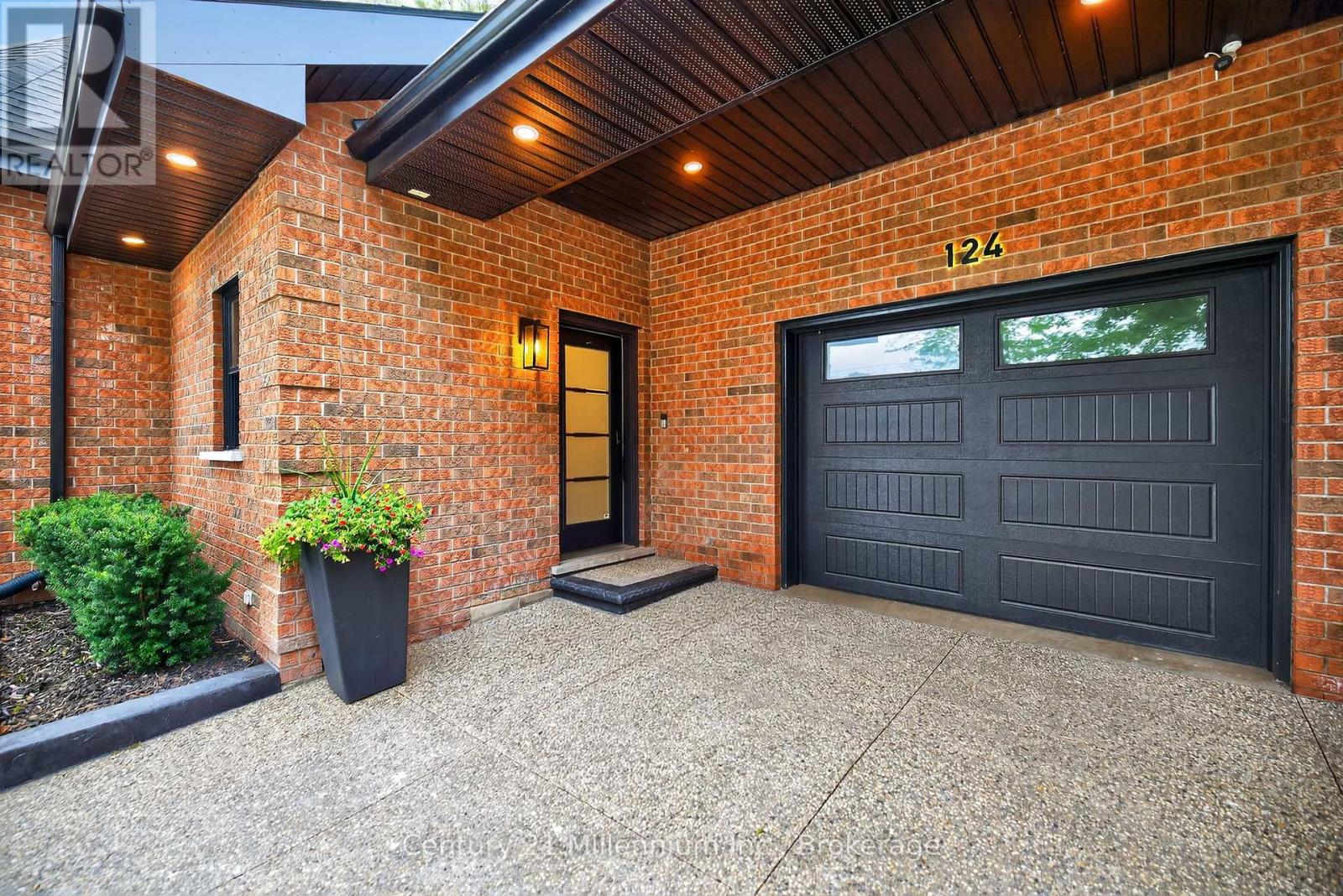 124 Frederick Street E, Wellington North, Ontario  N0G 1A0 - Photo 44 - X12333797