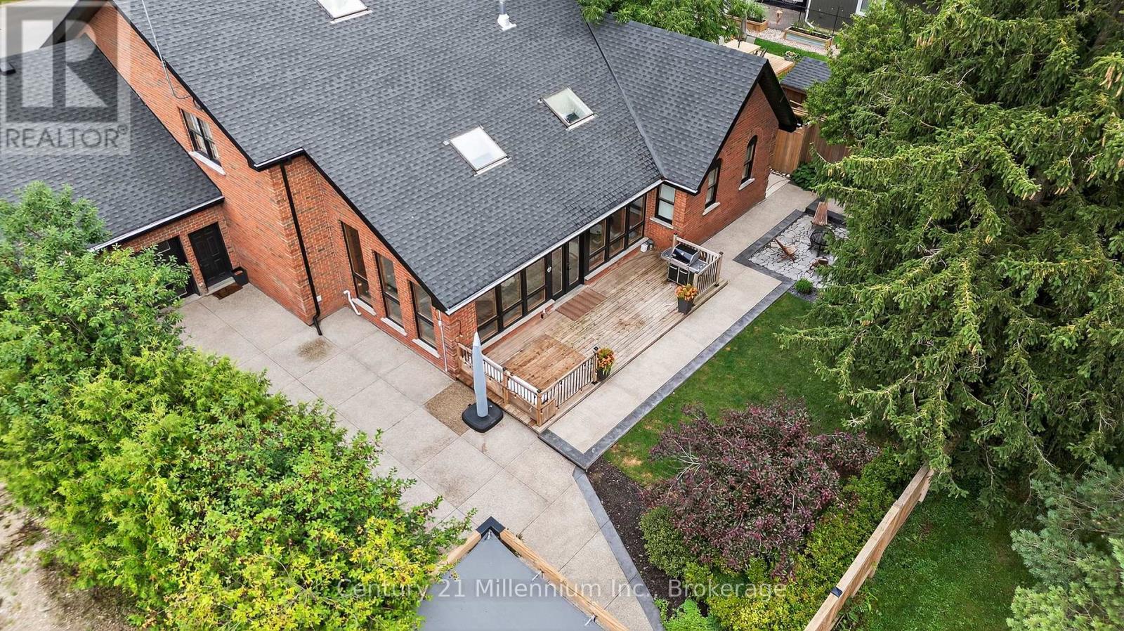 124 Frederick Street E, Wellington North, Ontario  N0G 1A0 - Photo 46 - X12333797