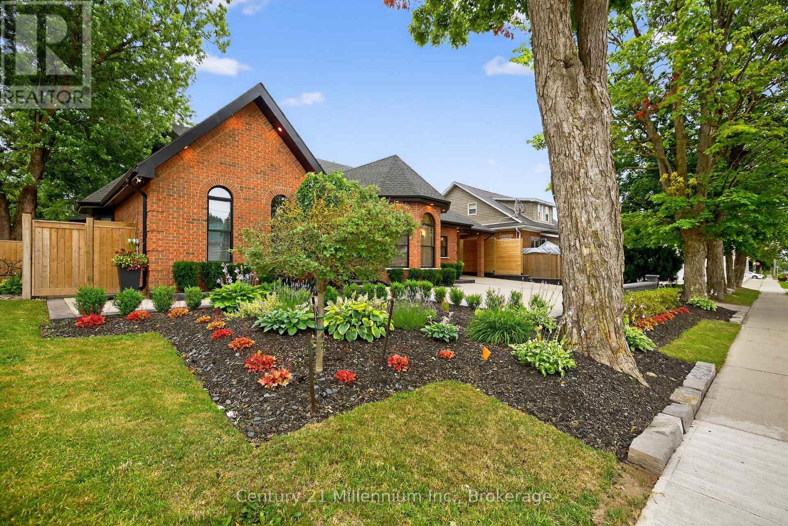 124 Frederick Street E, Wellington North, Ontario  N0G 1A0 - Photo 5 - X12333797