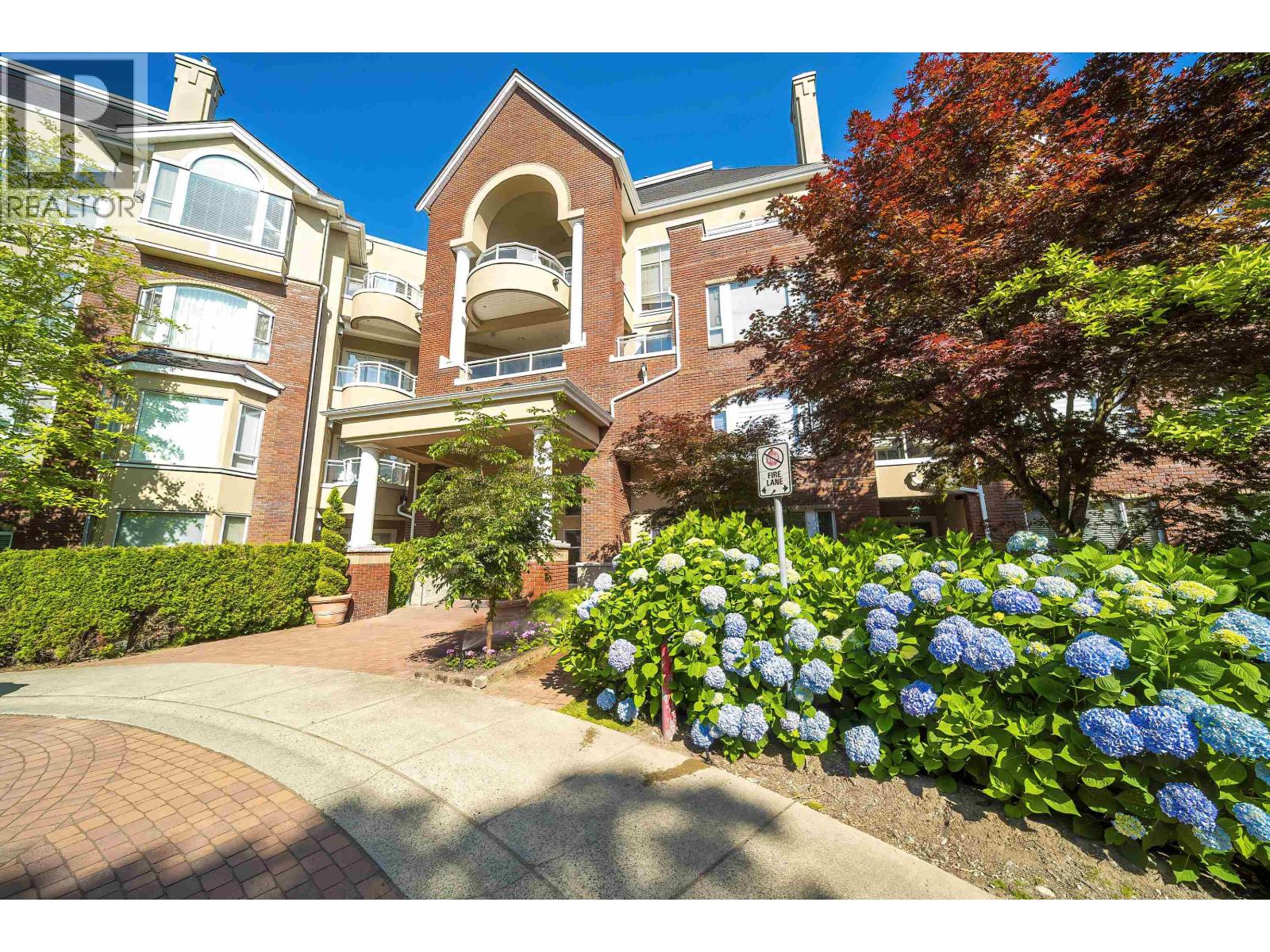 502 5262 OAKMOUNT CRESCENT, Burnaby, British Columbia