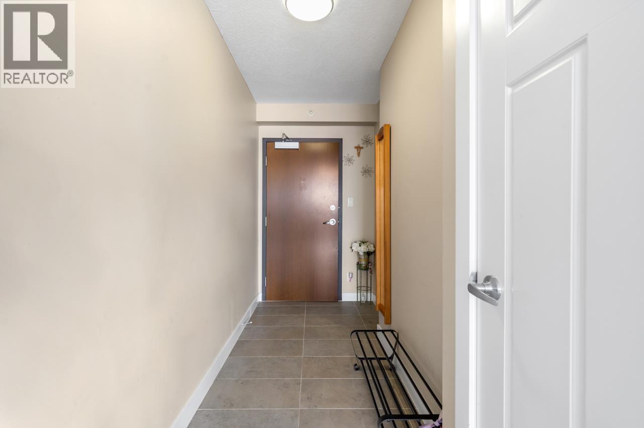 1201 2978 Glen Drive, Coquitlam, British Columbia  V3B 0C3 - Photo 3 - R3034532
