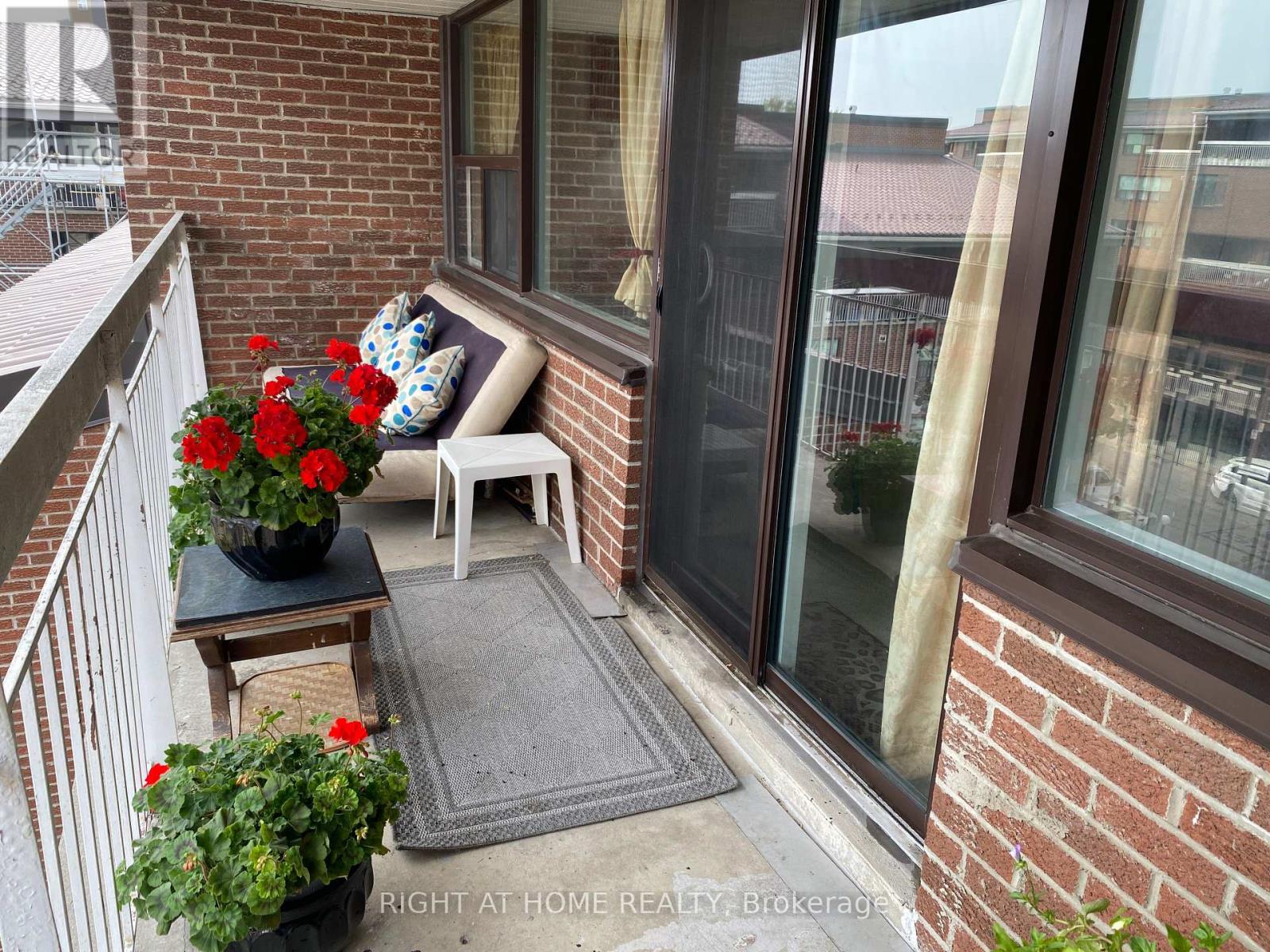 505 - 4060 Lawrence Avenue E, Toronto, Ontario  M1E 4V4 - Photo 7 - E12318839