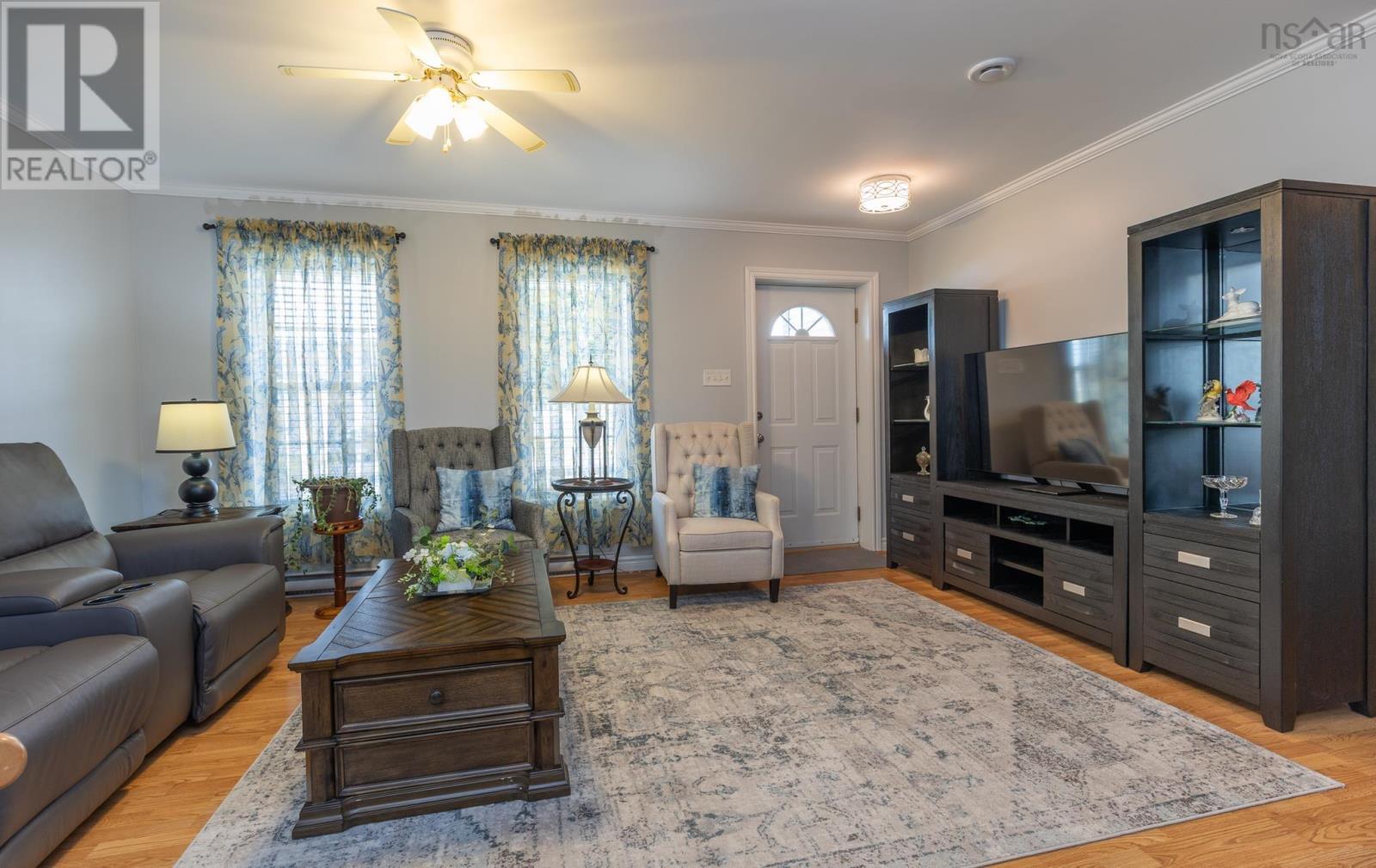 25 Breeze Drive, Yarmouth, Nova Scotia  B5A 4V1 - Photo 10 - 202520130