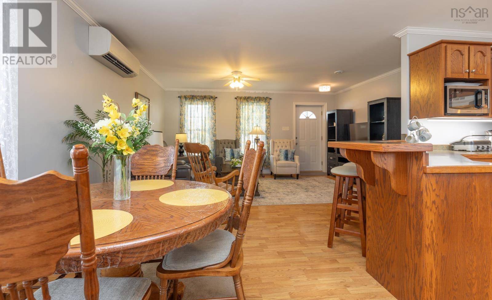 25 Breeze Drive, Yarmouth, Nova Scotia  B5A 4V1 - Photo 13 - 202520130