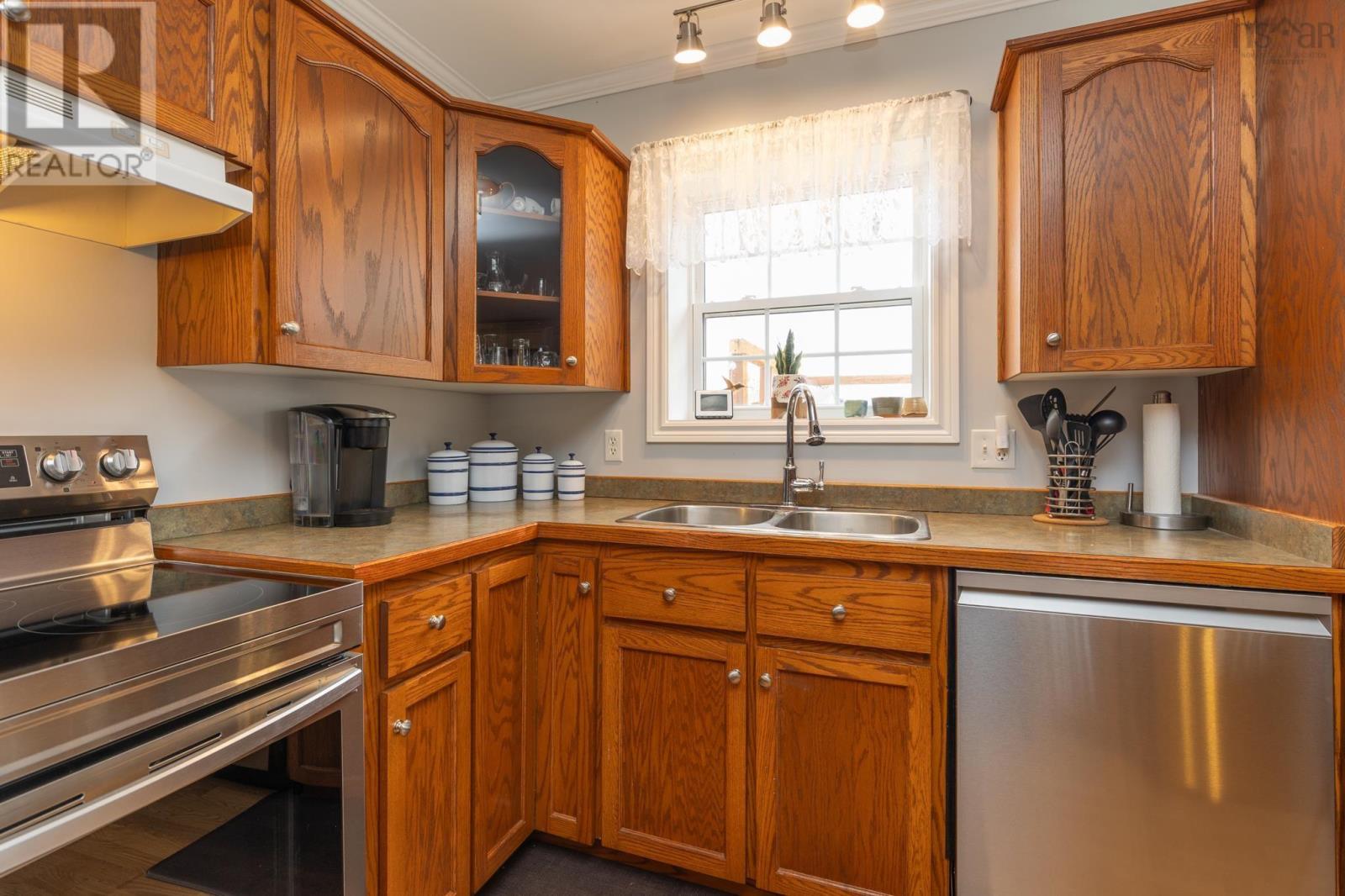 25 Breeze Drive, Yarmouth, Nova Scotia  B5A 4V1 - Photo 17 - 202520130