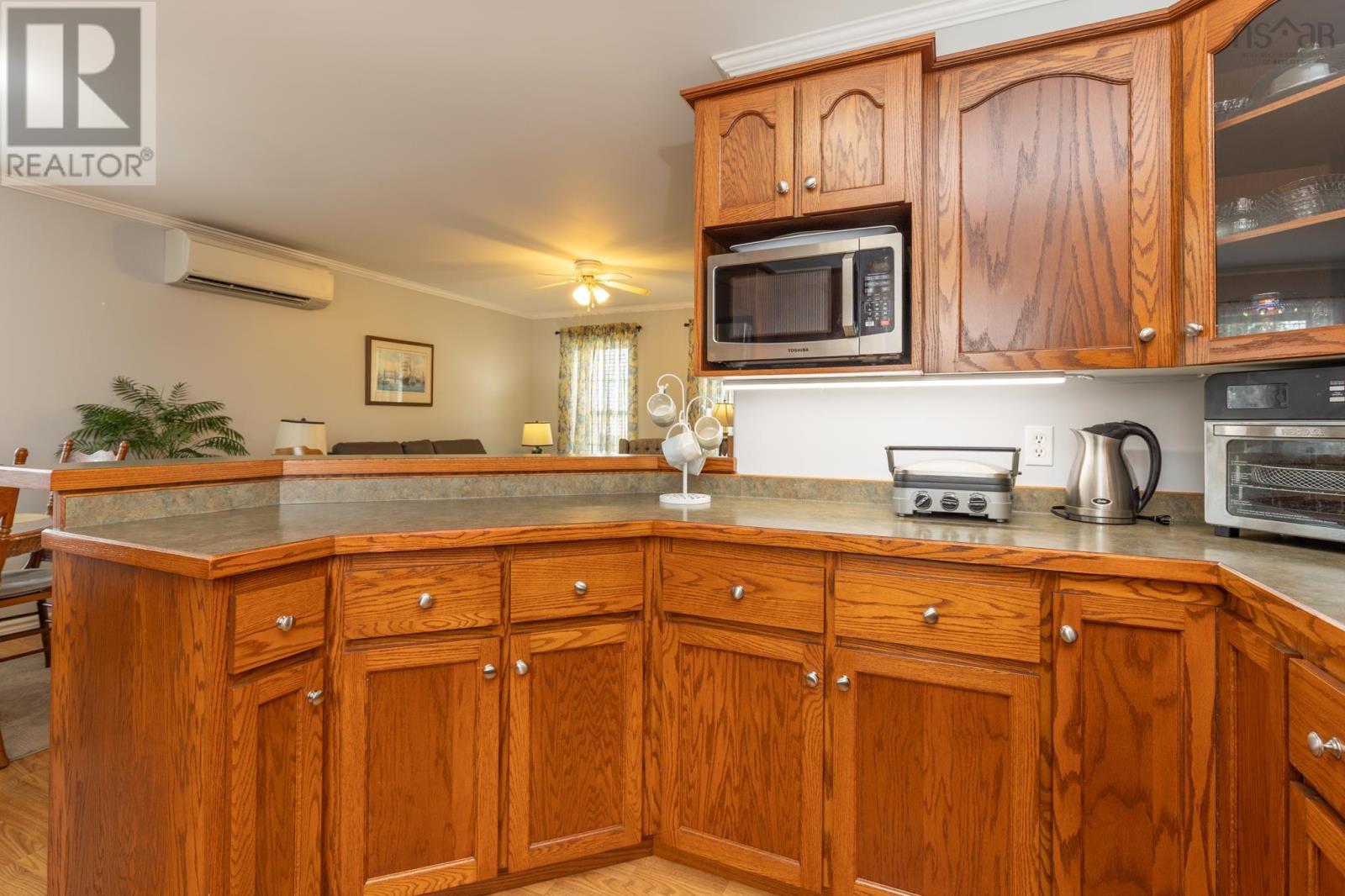 25 Breeze Drive, Yarmouth, Nova Scotia  B5A 4V1 - Photo 18 - 202520130