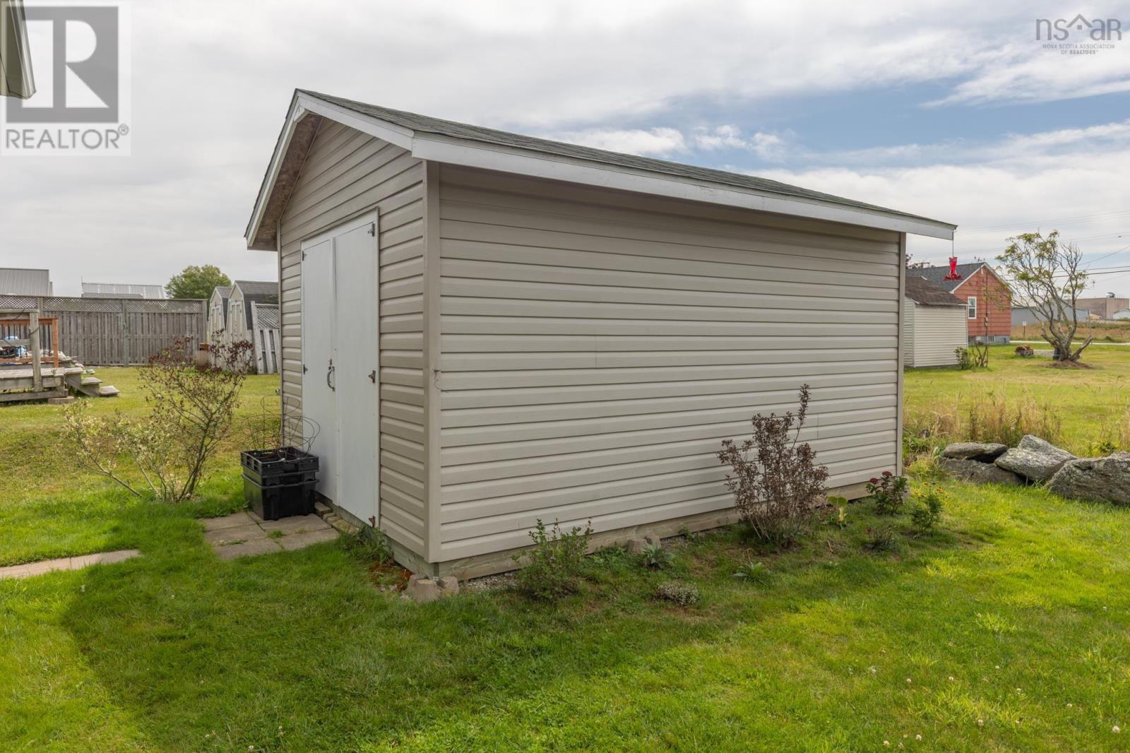 25 Breeze Drive, Yarmouth, Nova Scotia  B5A 4V1 - Photo 5 - 202520130