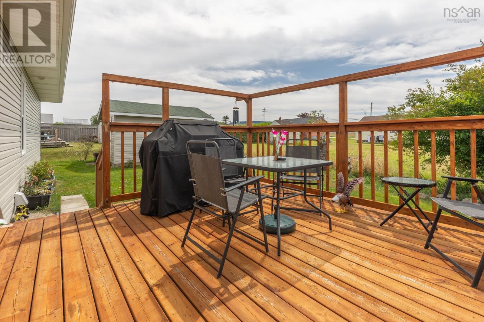 25 Breeze Drive, Yarmouth, Nova Scotia  B5A 4V1 - Photo 7 - 202520130