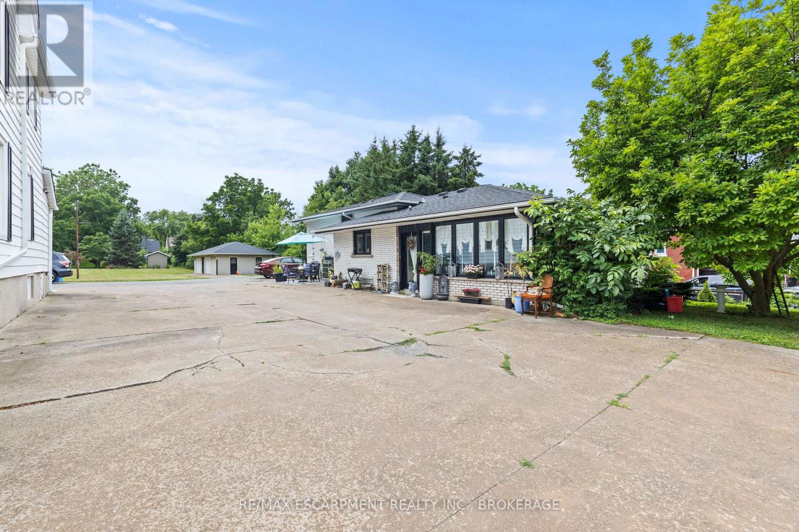 Property at 4252 WILLIAM STREET image 2