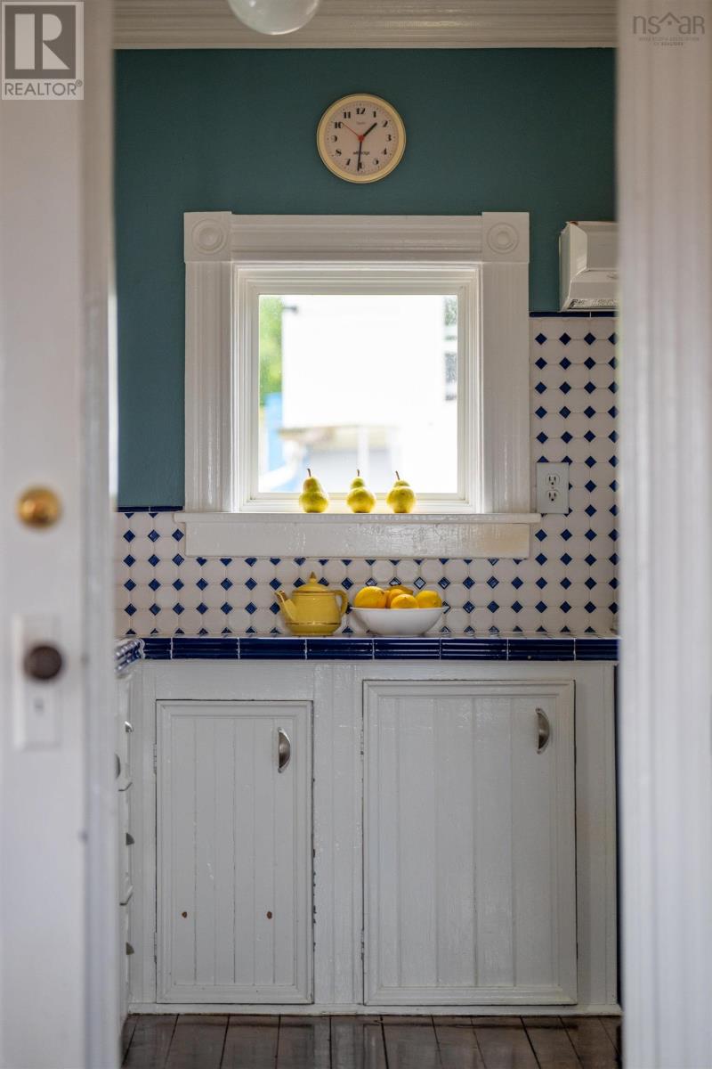 28 Wharf Road, Bush Island, Nova Scotia  B0R 1C0 - Photo 8 - 202519938