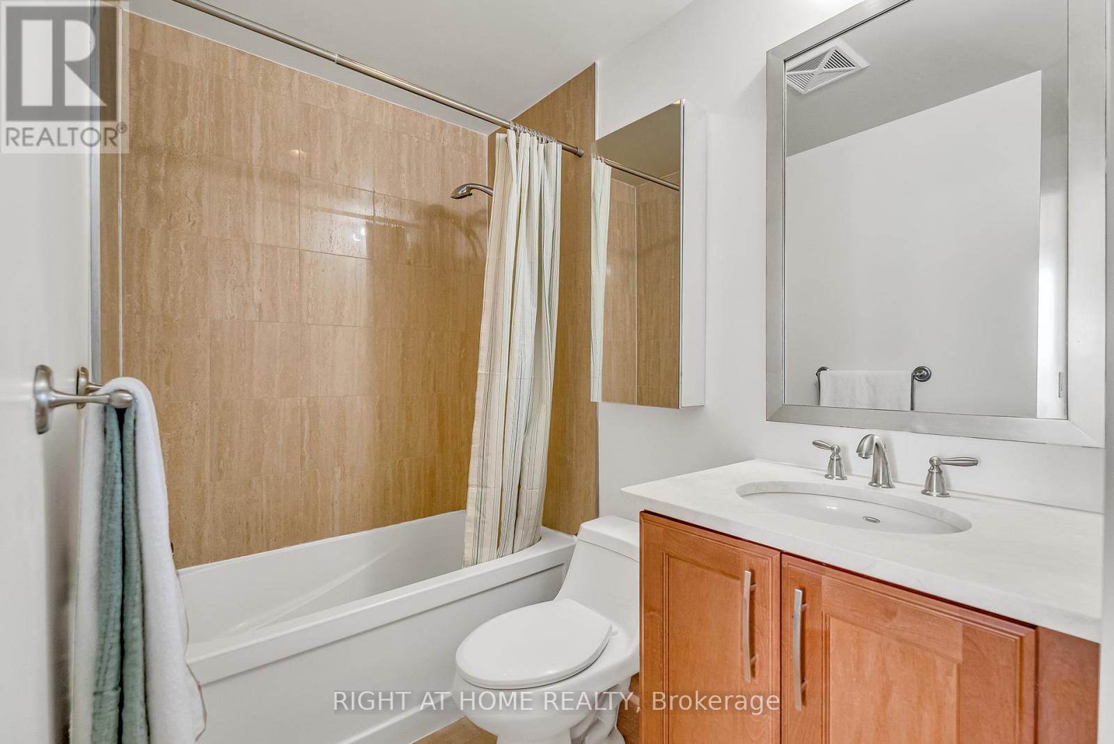 2109 - 825 Church Street, Toronto, Ontario  M4W 3Z4 - Photo 12 - C12333827