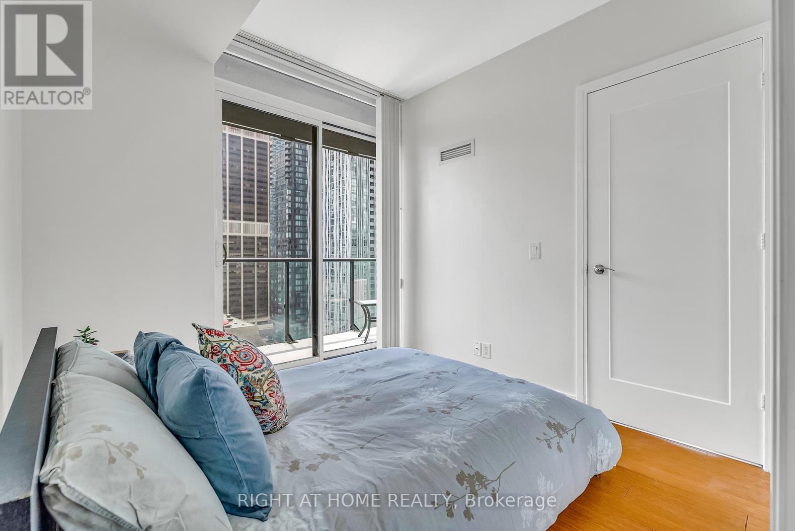 2109 - 825 Church Street, Toronto, Ontario  M4W 3Z4 - Photo 14 - C12333827