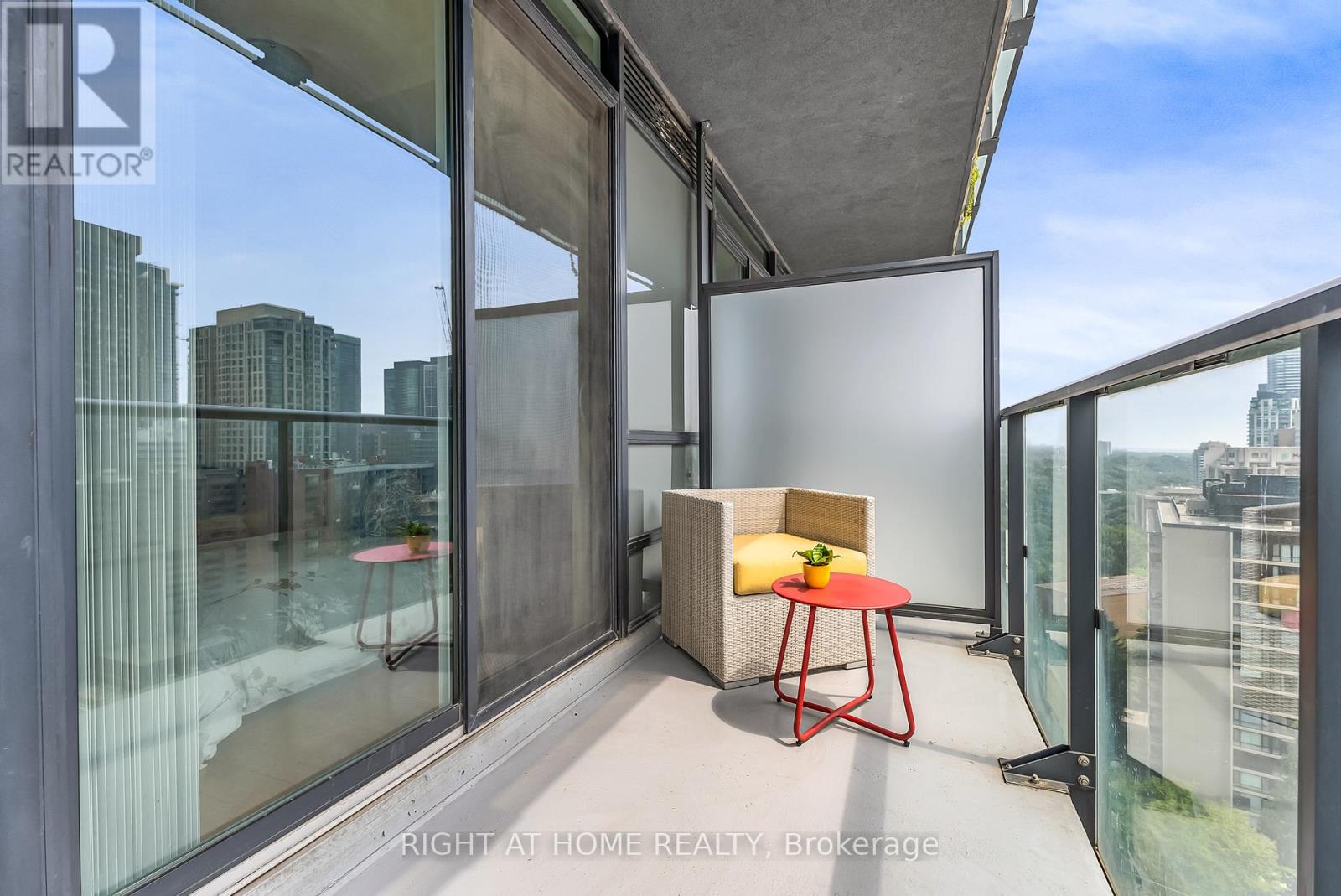 2109 - 825 Church Street, Toronto, Ontario  M4W 3Z4 - Photo 17 - C12333827