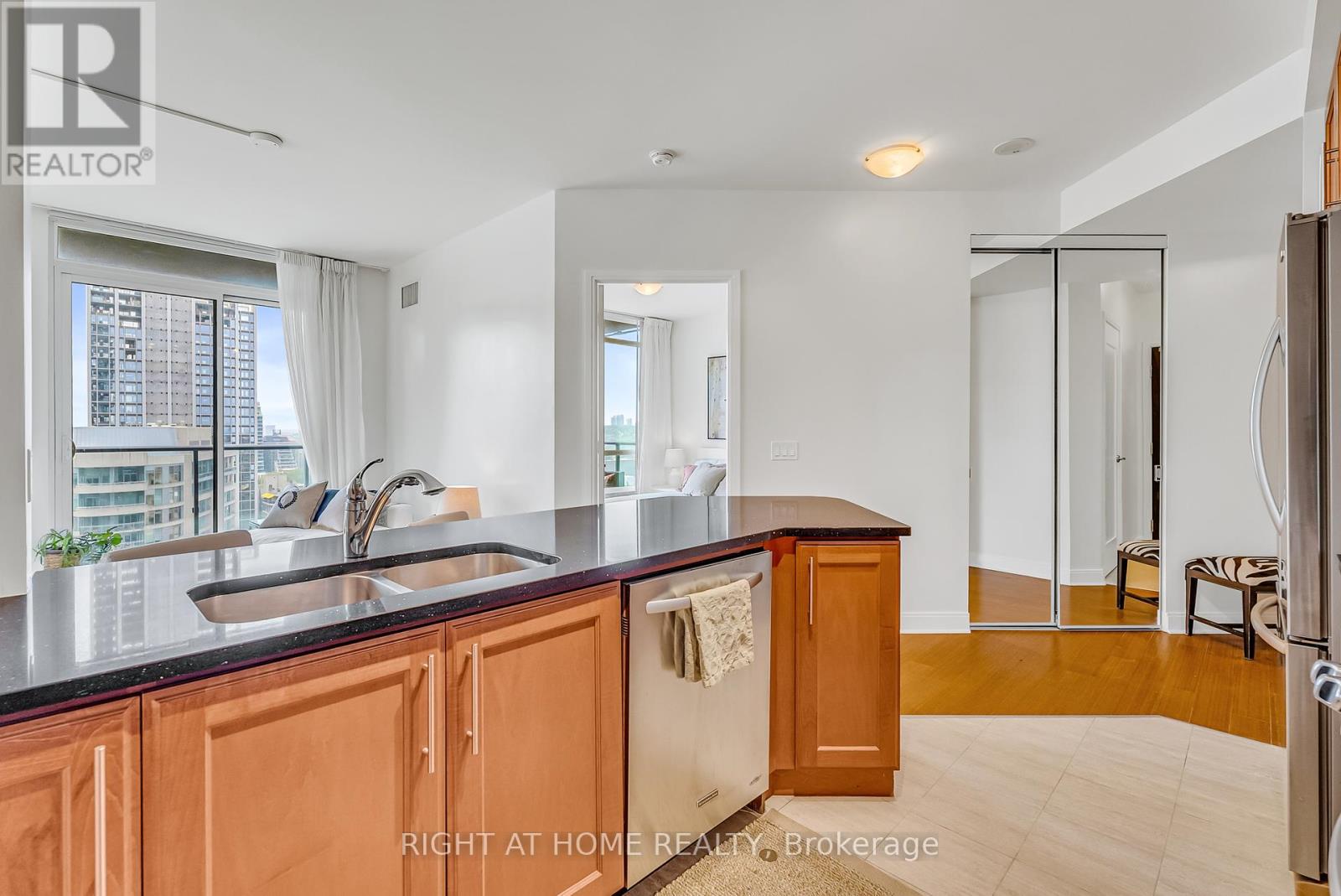 2109 - 825 Church Street, Toronto, Ontario  M4W 3Z4 - Photo 26 - C12333827