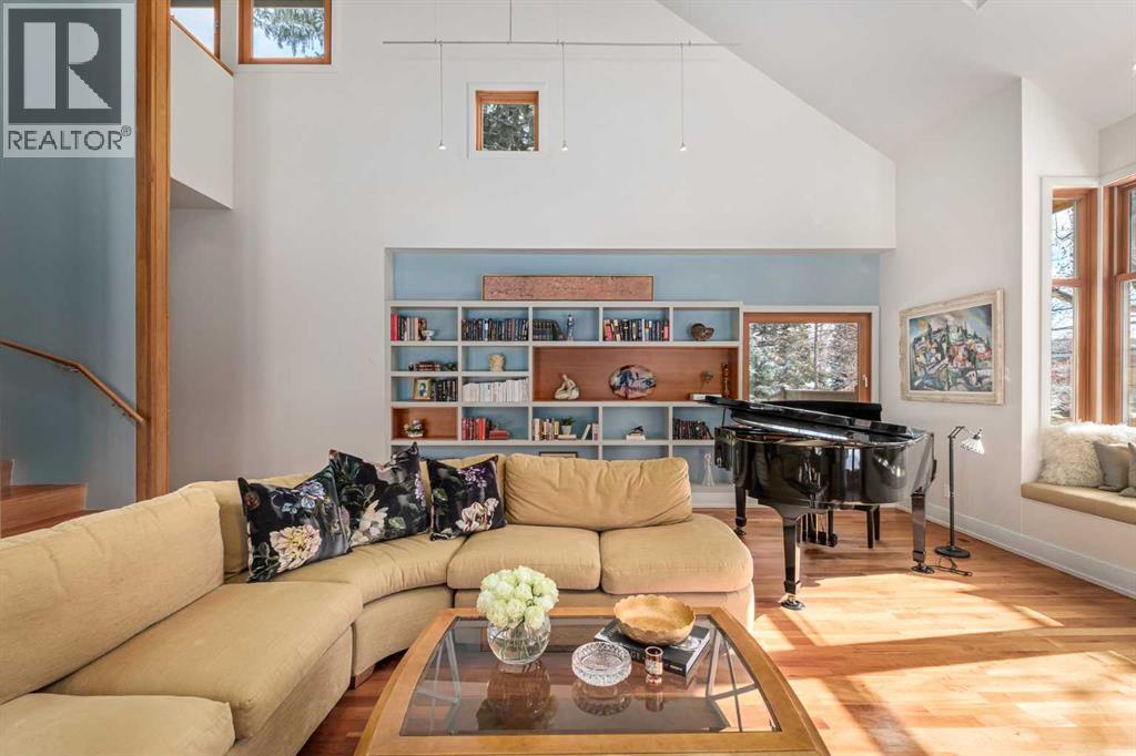 Property at 1403 Beverley Place SW image 4