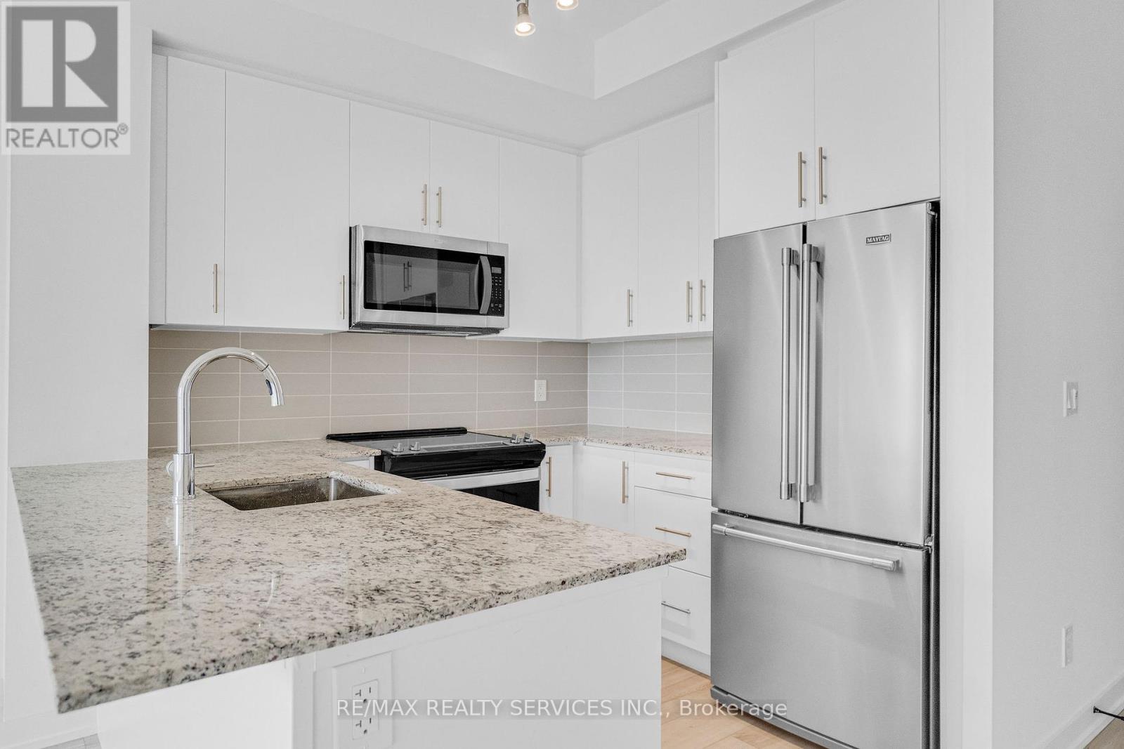 1206 - 345 Wheat Boom Drive, Oakville, Ontario  L6H 7X4 - Photo 7 - W12333798
