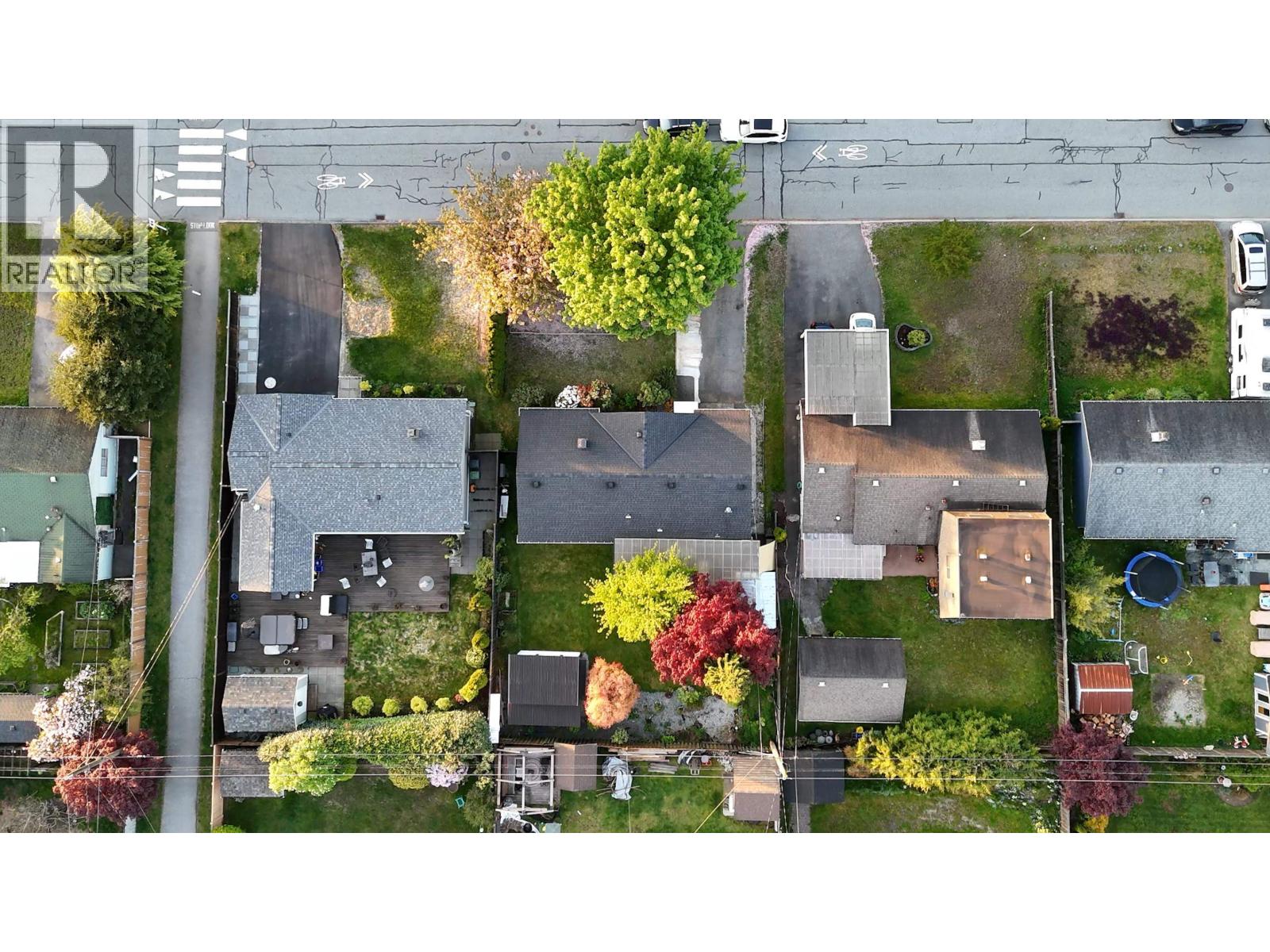 1287 W 15th Street, North Vancouver, British Columbia  V7P 1N1 - Photo 30 - R3035247