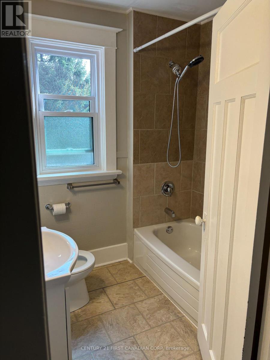 452 Charlotte Street, London East, Ontario  N5W 4A4 - Photo 35 - X12333455