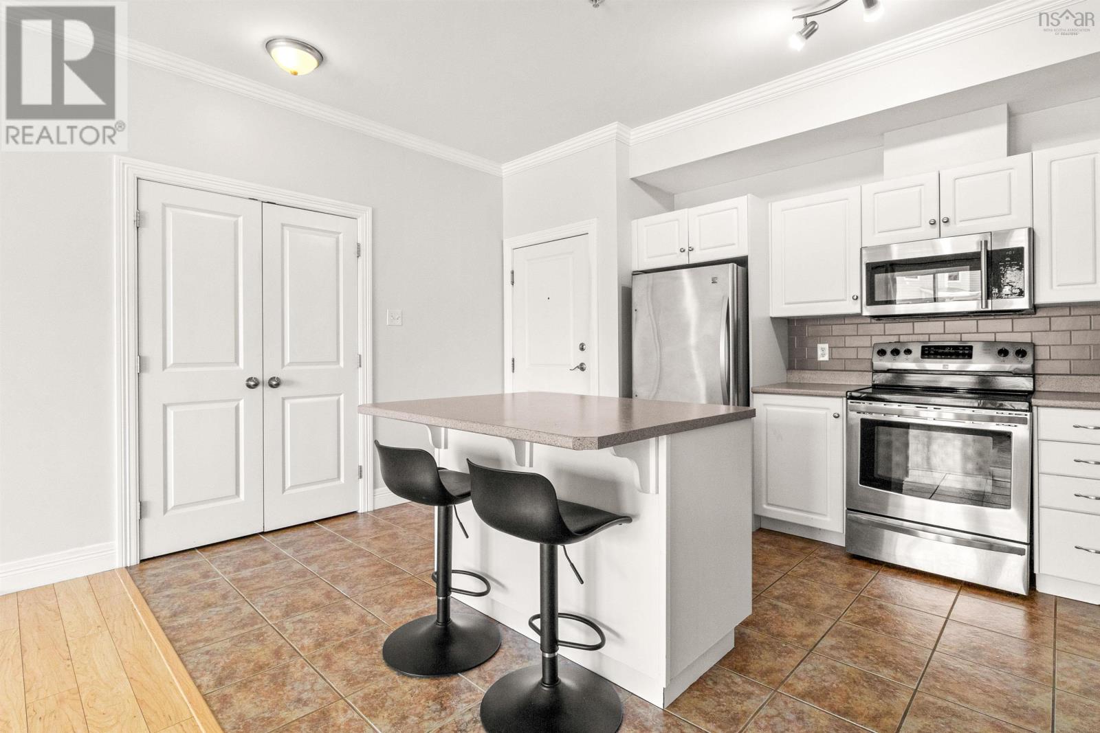 104 171 Portland Street, Dartmouth, Nova Scotia  B2Y 4X2 - Photo 2 - 202516416