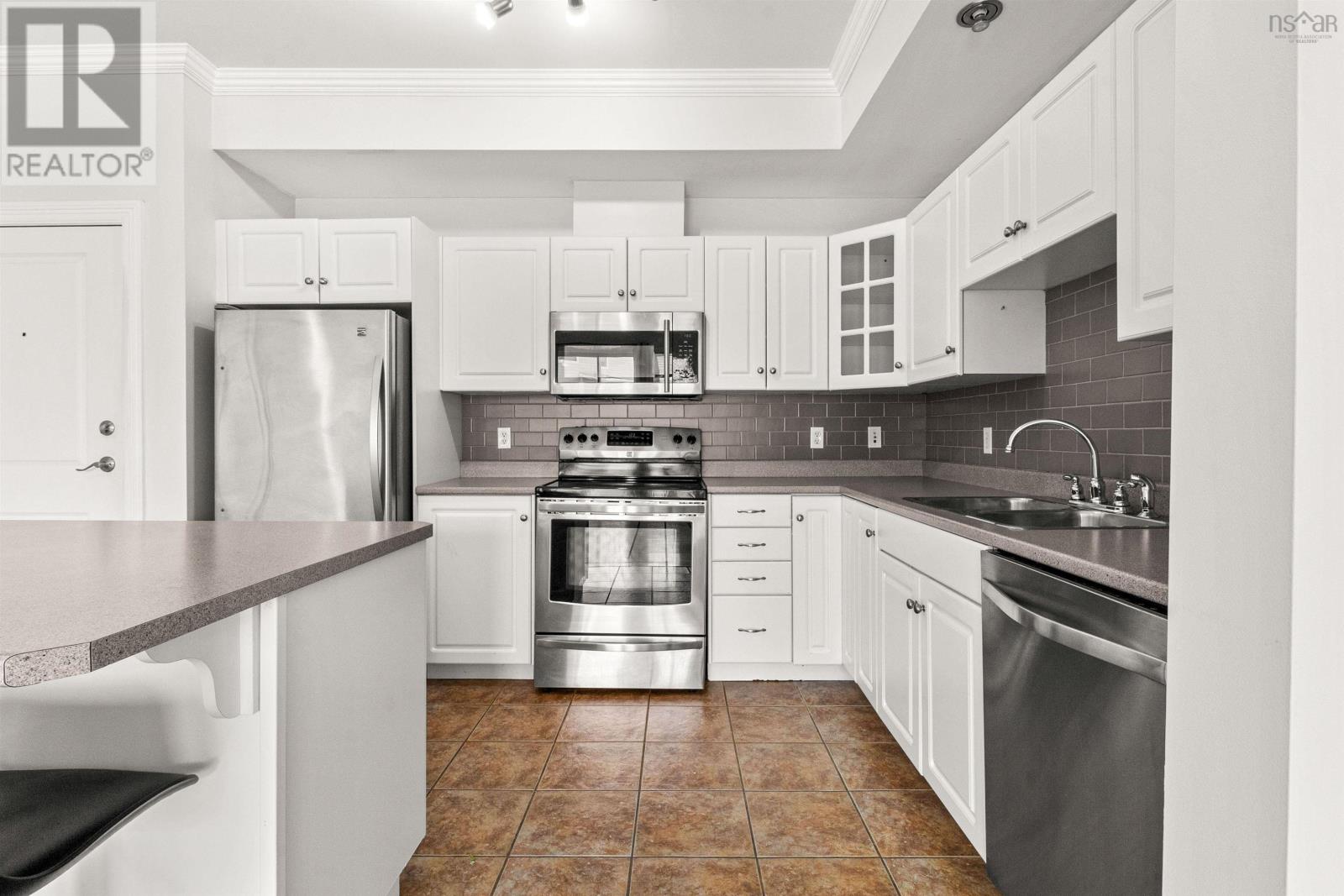 104 171 Portland Street, Dartmouth, Nova Scotia  B2Y 4X2 - Photo 4 - 202516416