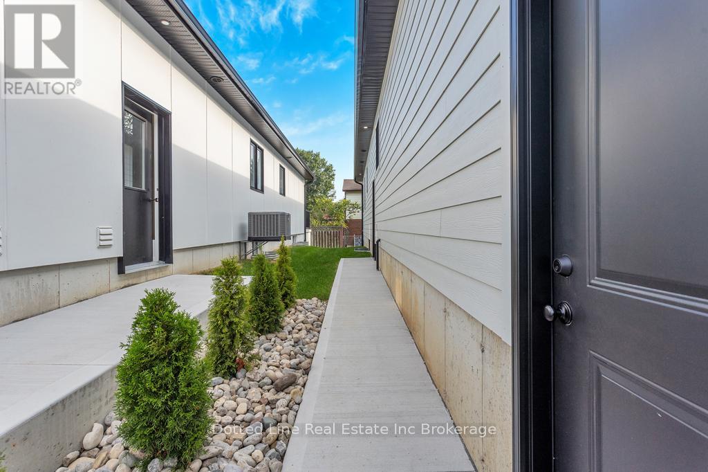 4 Charles Court, Bayham, Ontario  N0J 1T0 - Photo 5 - X12323659