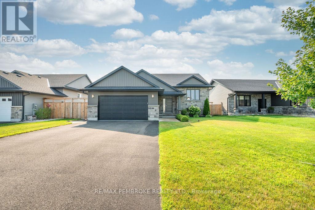 13 Drew Street, Petawawa, Ontario  K8H 0G4 - Photo 2 - X12333863