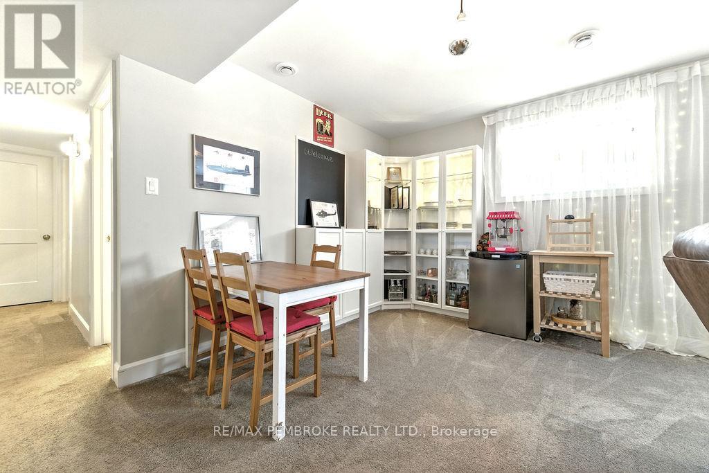 13 Drew Street, Petawawa, Ontario  K8H 0G4 - Photo 31 - X12333863
