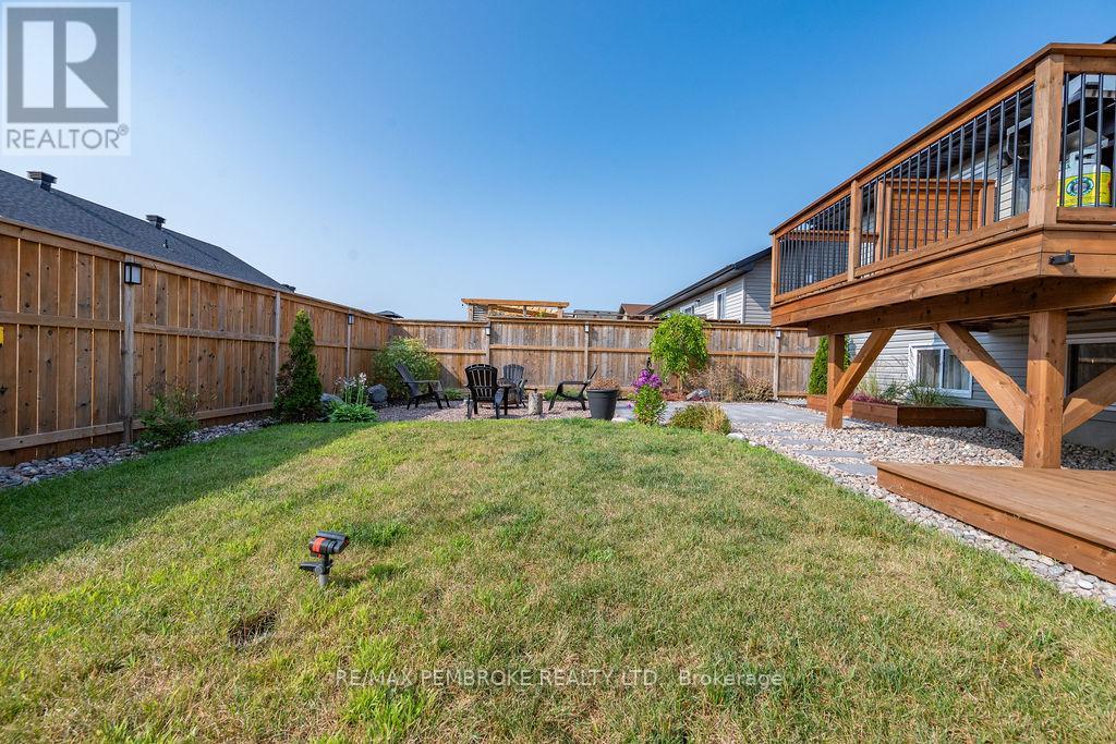 13 Drew Street, Petawawa, Ontario  K8H 0G4 - Photo 37 - X12333863