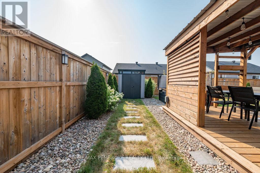 13 Drew Street, Petawawa, Ontario  K8H 0G4 - Photo 35 - X12333863