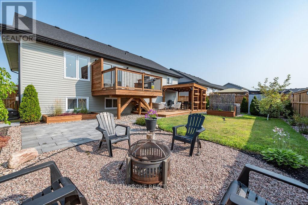 13 Drew Street, Petawawa, Ontario  K8H 0G4 - Photo 39 - X12333863