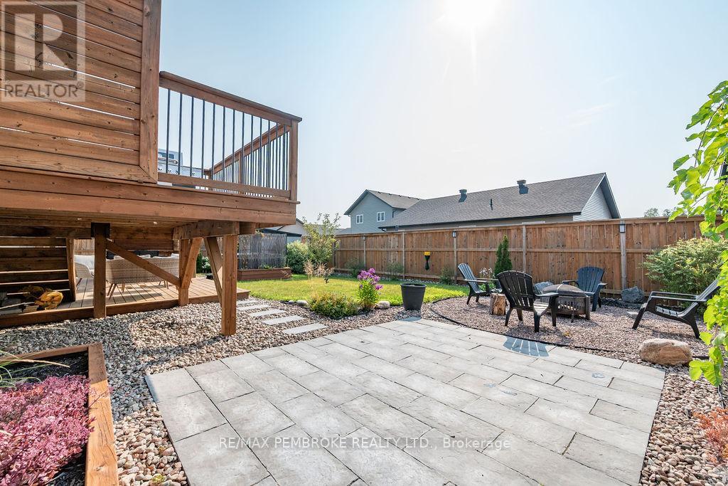 13 Drew Street, Petawawa, Ontario  K8H 0G4 - Photo 40 - X12333863